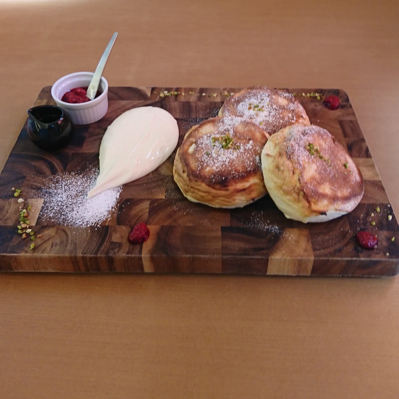 トワサンク 長野(trois cinq) パンケーキ チーズクリームパンケーキ