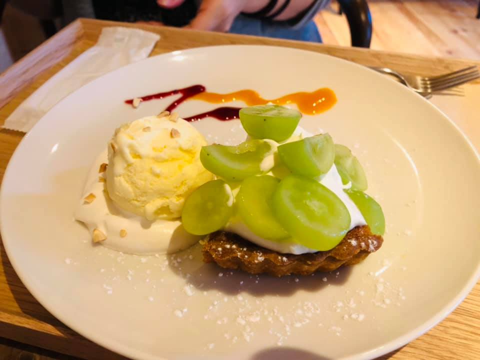 ワタリドリのカフェ ケーキ・タルト シャインマスカットのタルト
