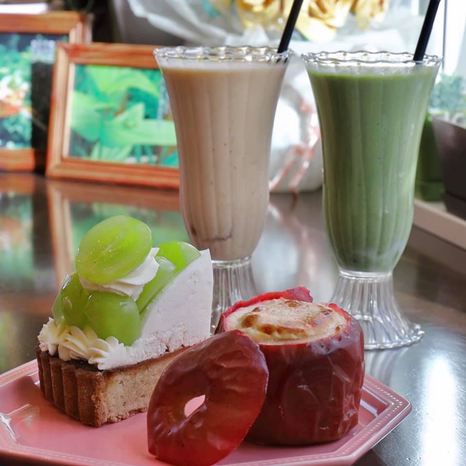 MimiEden(ミミエデン) ケーキ・タルト 丸ごと焼きりんごのチーズケーキ&シャインマスカットチーズクリームタルト