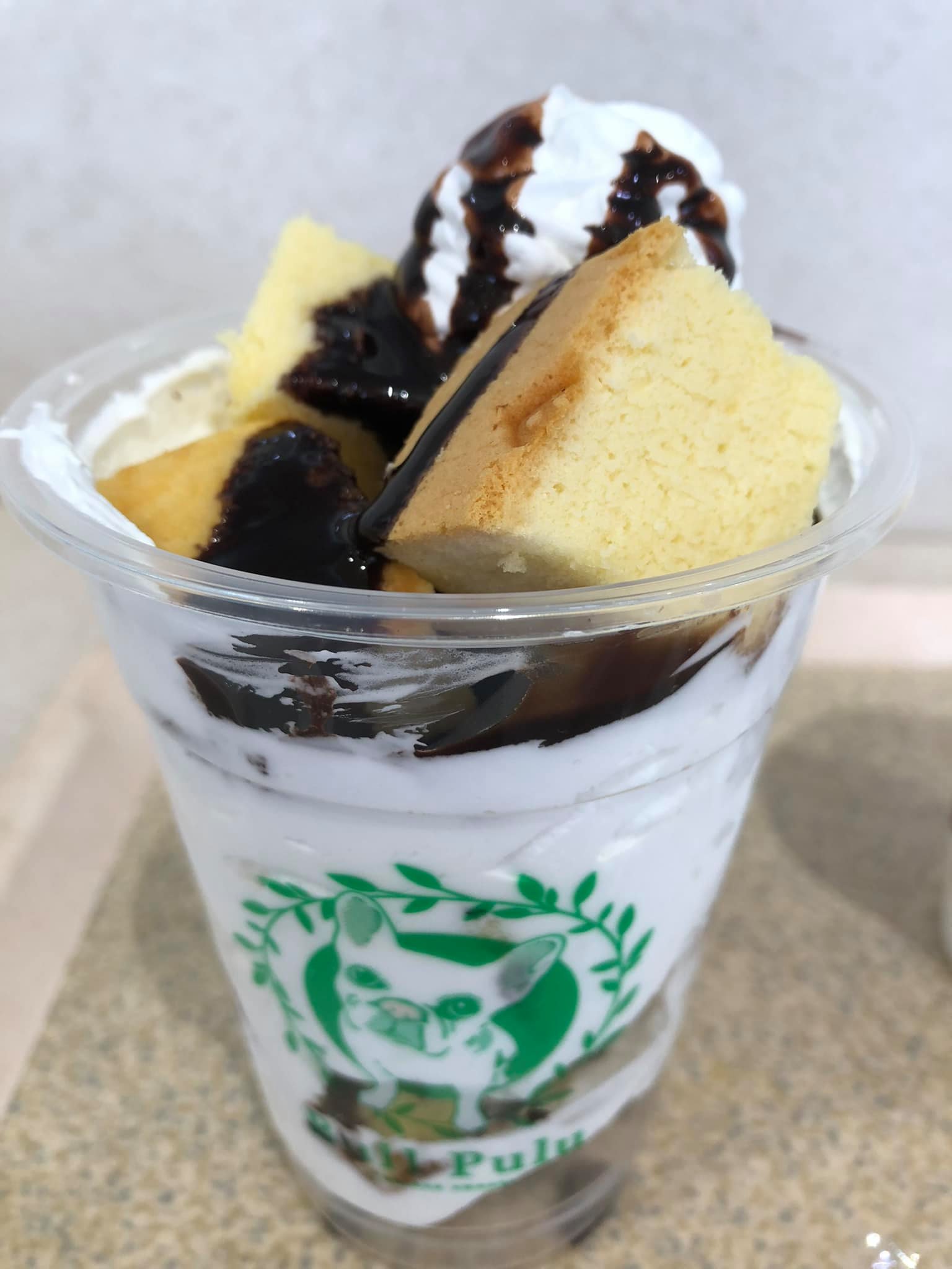 Bull Pulu（ブルプル）&nbsp;カステラ&nbsp;カップ入り台湾カステラ チョコ＆ホイップクリームがけ