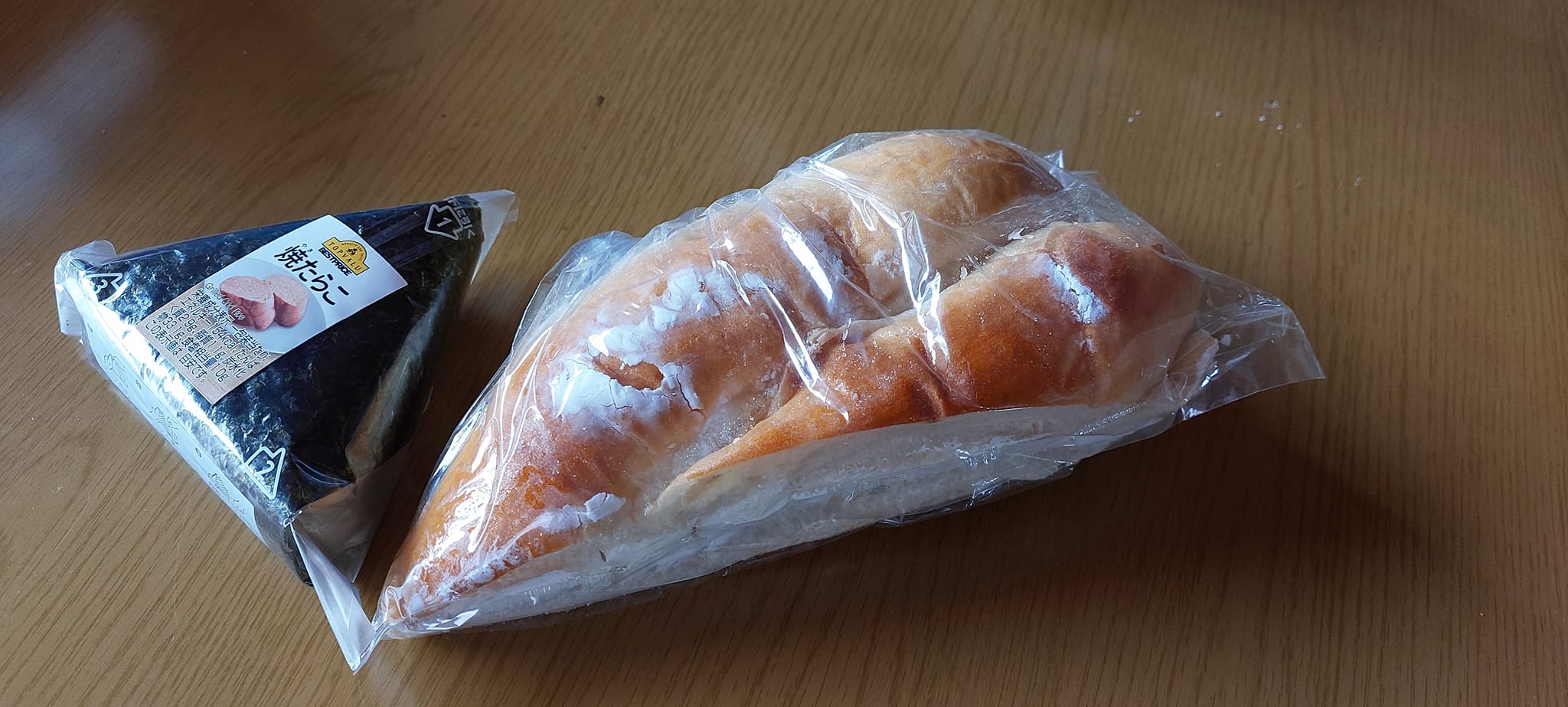 スーパー・コンビニ・その他 パン スーパーのBIG牛乳パン