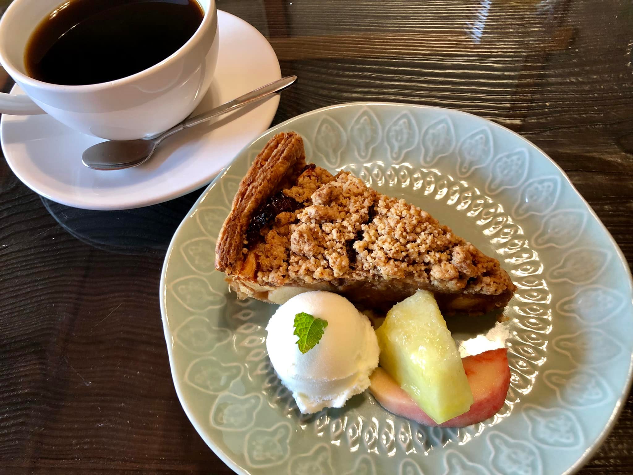 カフェ傳之丞(デンノジョウ) パイ 紅玉といちじくのアップルパイ
