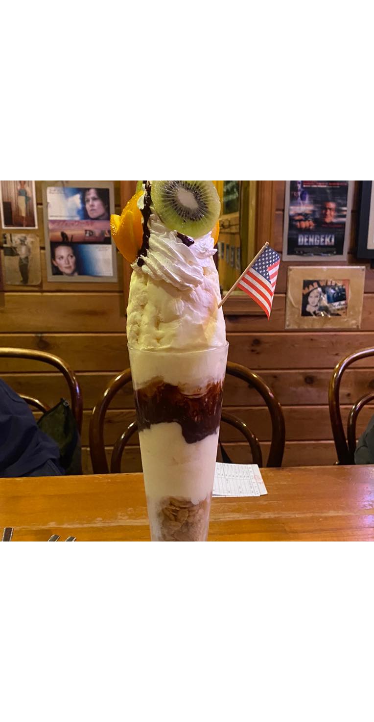 ウエストヴィレッジ パフェ・サンデー バースデークレイジーパフェ