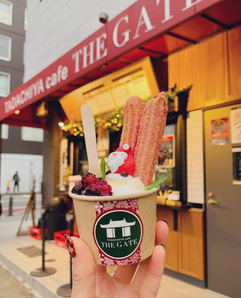 TADACHIYA cafe THE GATE(タダチヤ カフェ ザ ゲート) カップケーキ クリスマス限定のチュロスカップケーキ