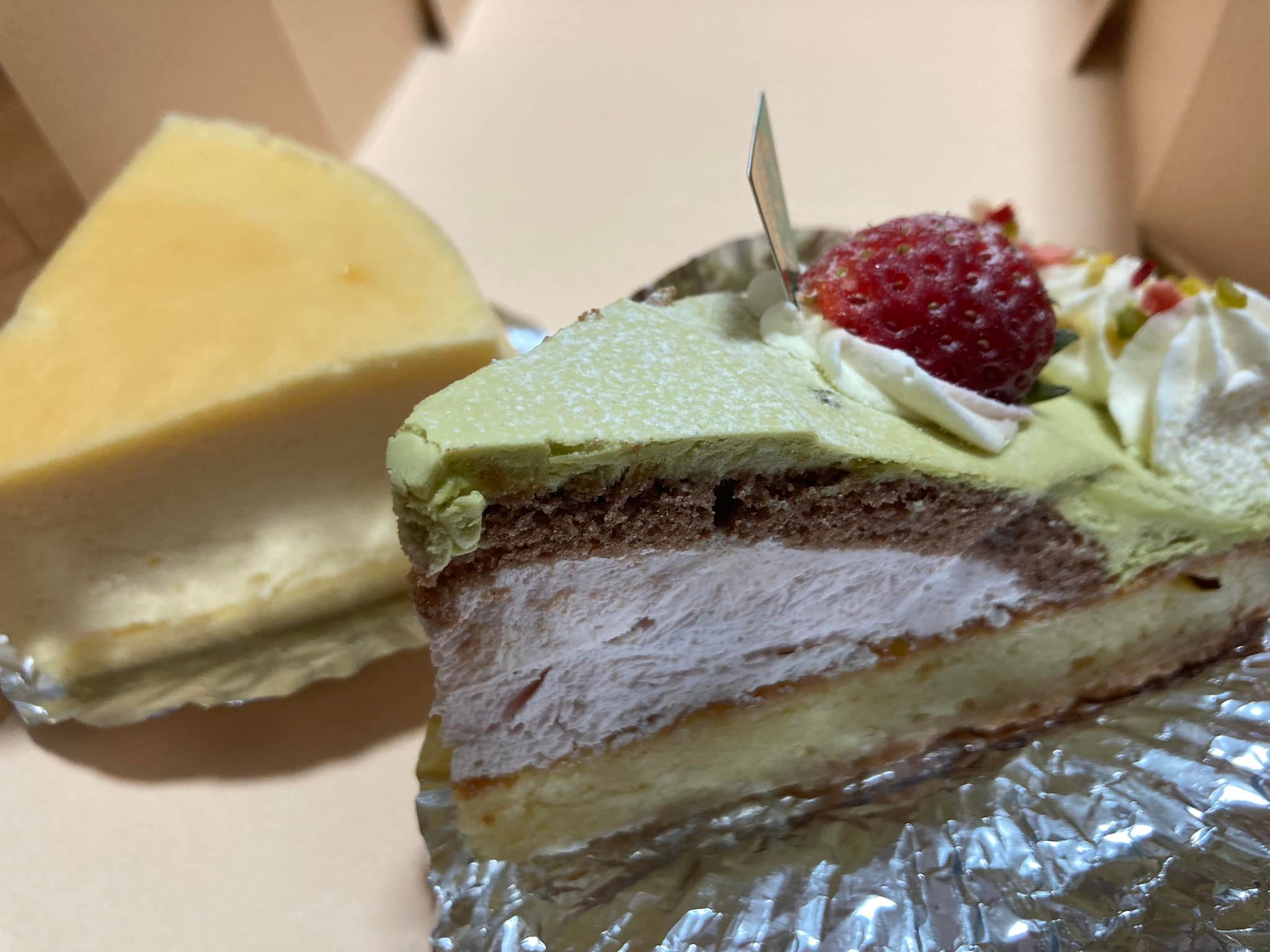 玉屋(タマヤ) ケーキ・タルト ピスタチオタルト&チーズケーキ