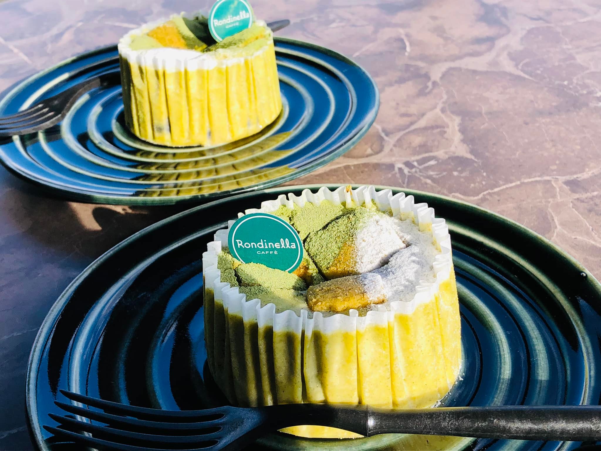 ロンディネッラ チーズ・フロマージュ 中井侍銘茶のバスクチーズケーキ