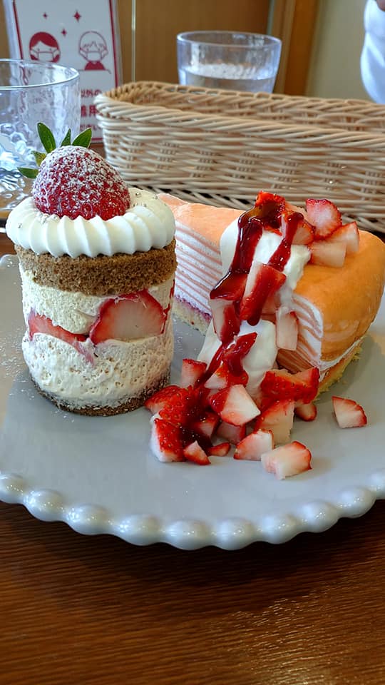パティスリーヒラノ(cafe HIRANO) ケーキ・タルト,パフェ・サンデー パフェ&ケーキ