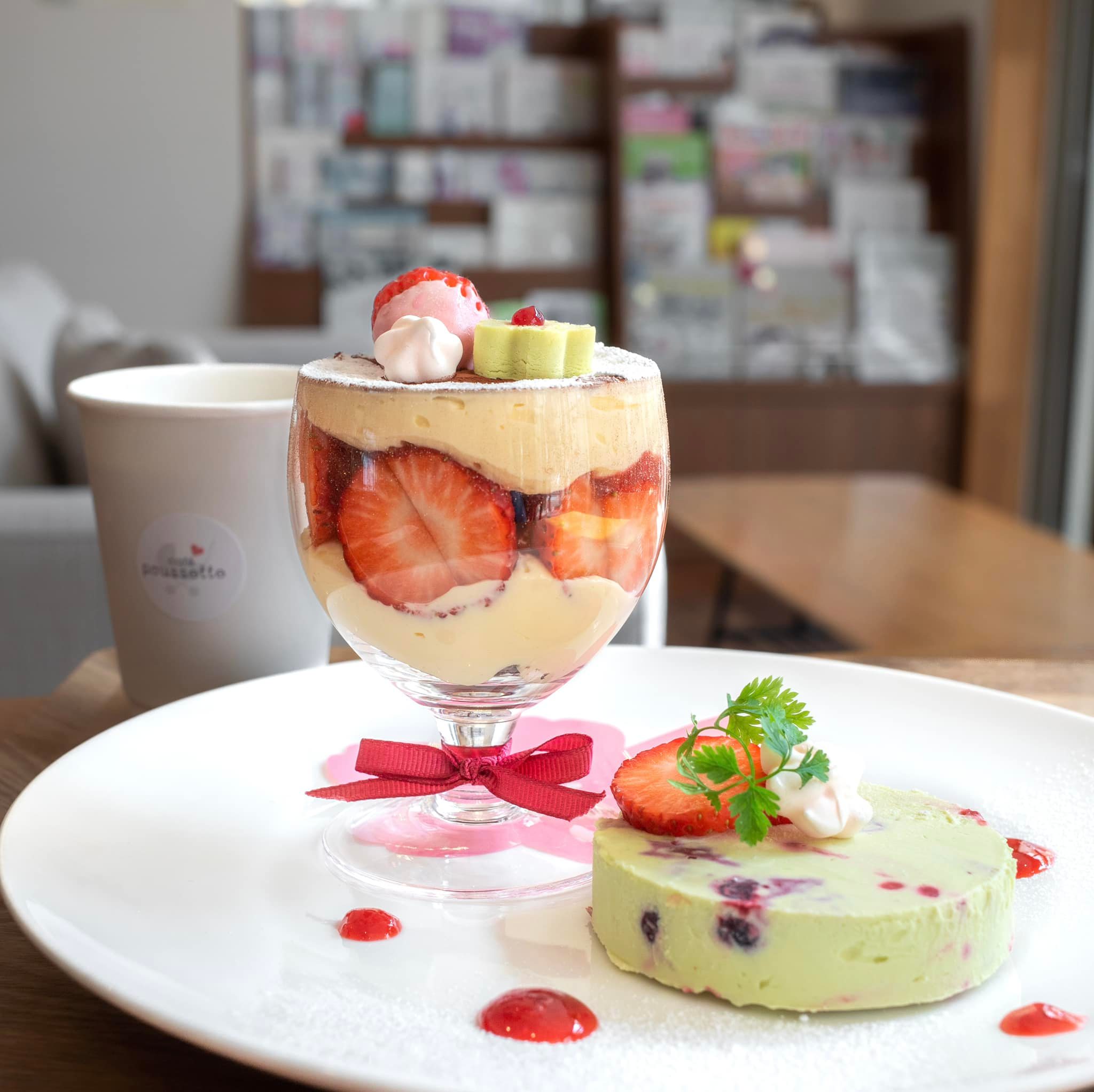 カフェ プセット ティラミス いちごのティラミス&ピスタチオのいちごとベリーのカッサータ