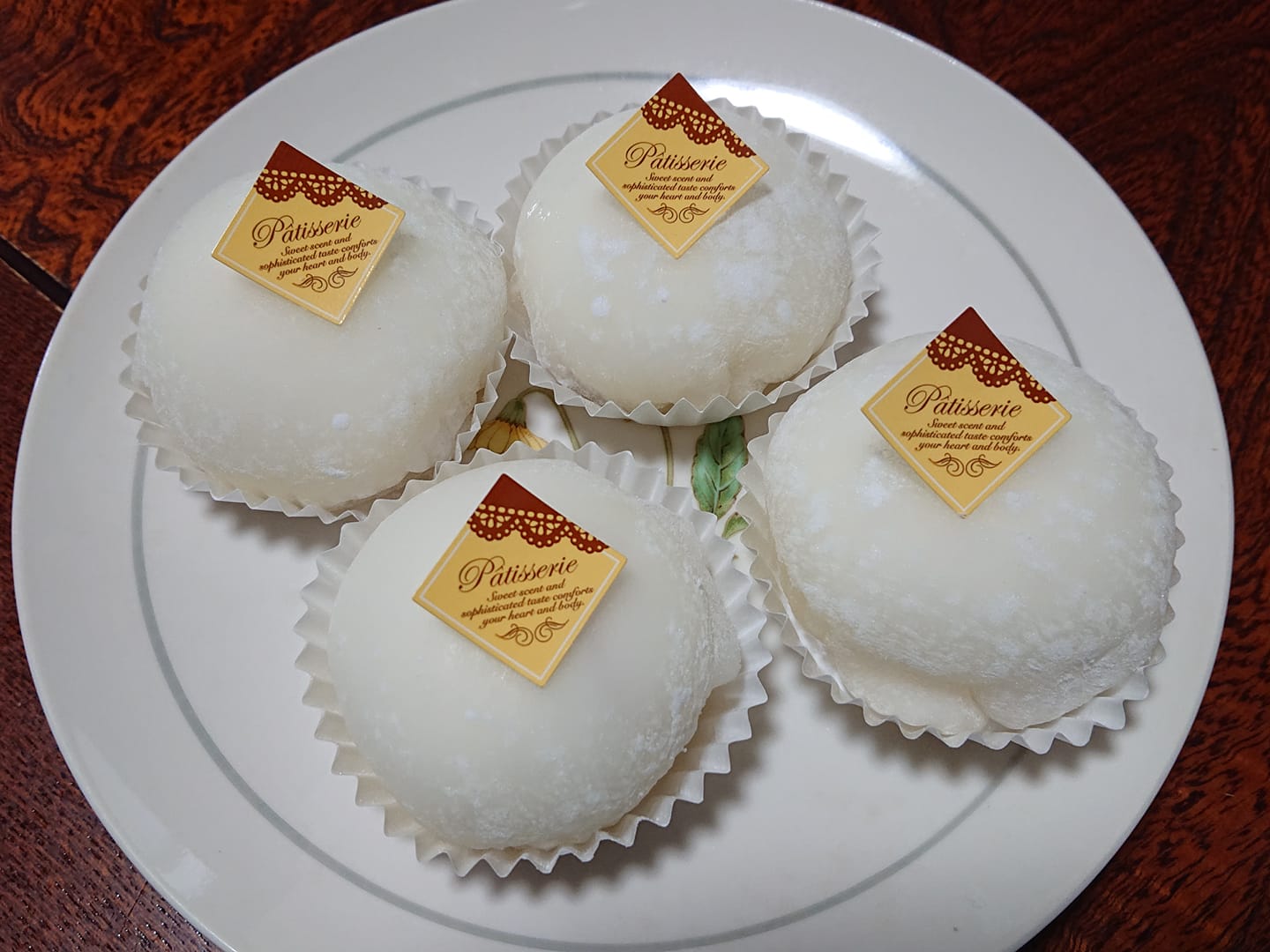 お菓子日和（オカシビヨリ）&nbsp;大福&nbsp;まるごとイチゴのレアチーズほっぺ