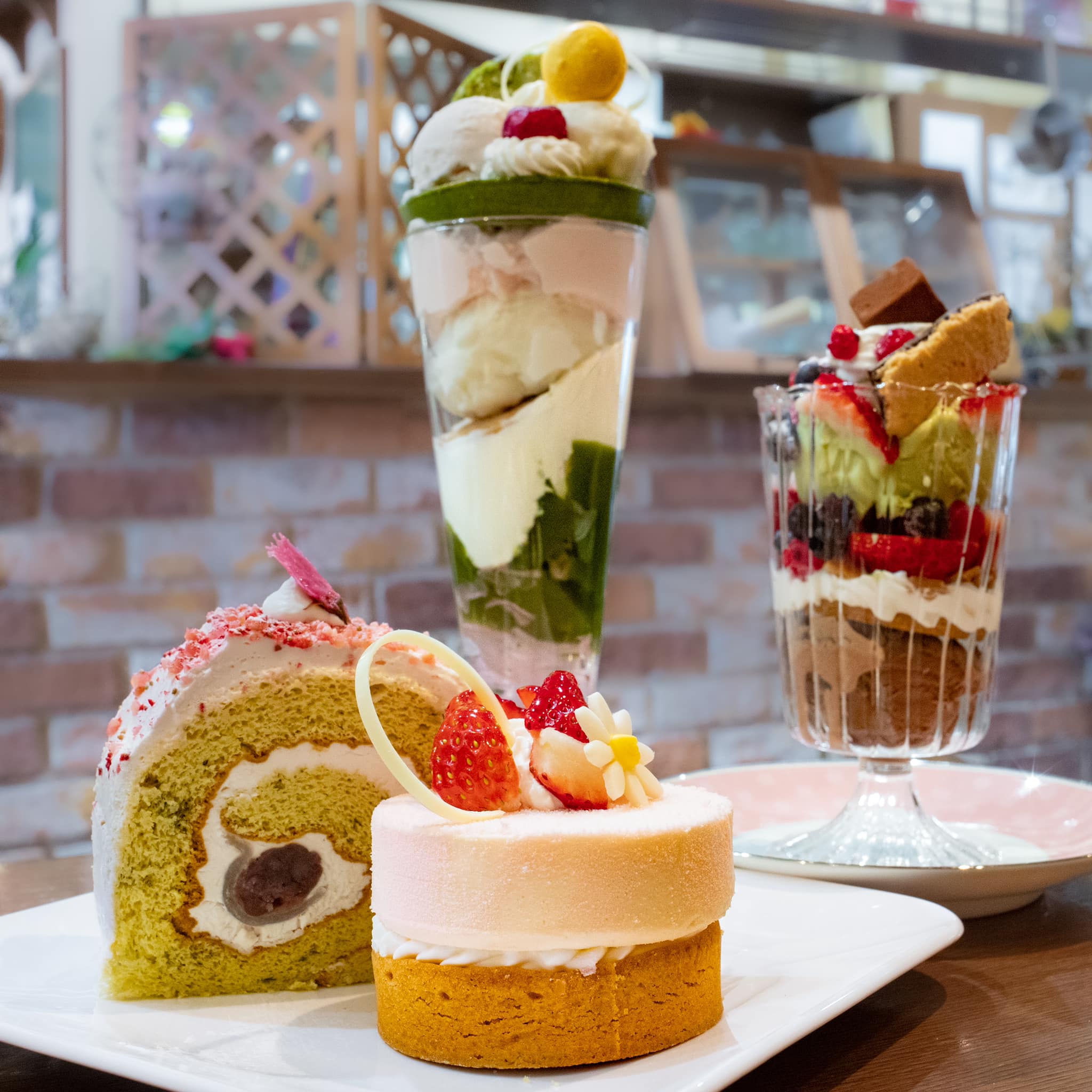 パティスリーヒラノ(cafe HIRANO) パフェ・サンデー,ロールケーキ ヒラノの春スイーツ