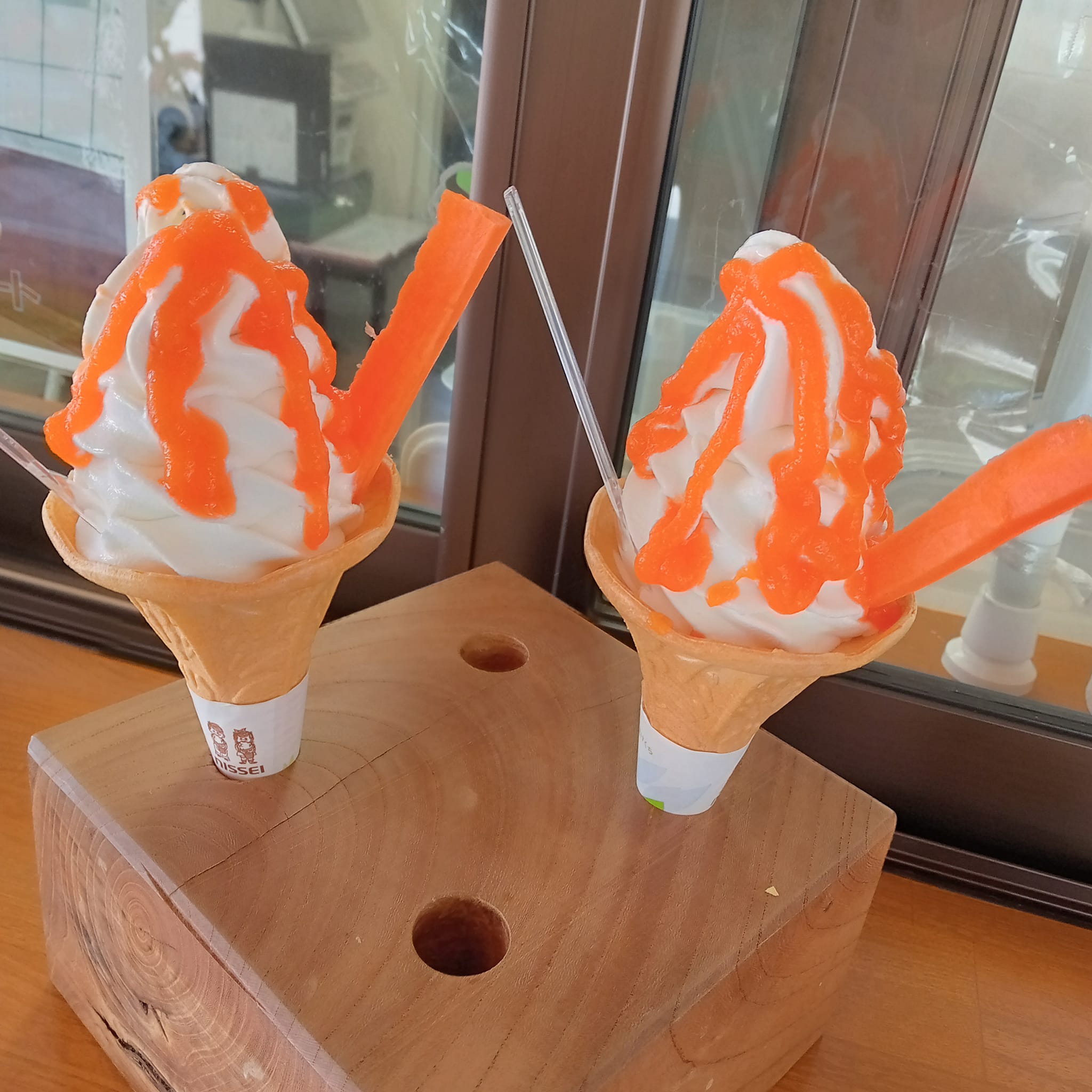 道の駅 信越さかえ ソフトクリーム スノーキャロットソース掛け
ソフトクリーム