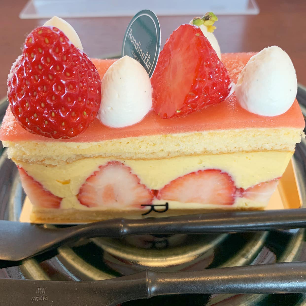 ロンディネッラ ケーキ・タルト フレジェ