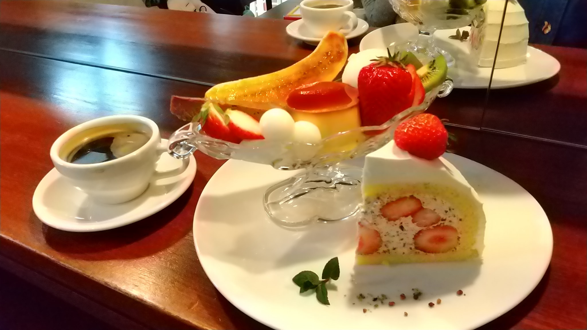 cafe VALEUR(カフェ ヴァルール) プリン,ケーキ・タルト プリンアラモード&イチゴのズコット