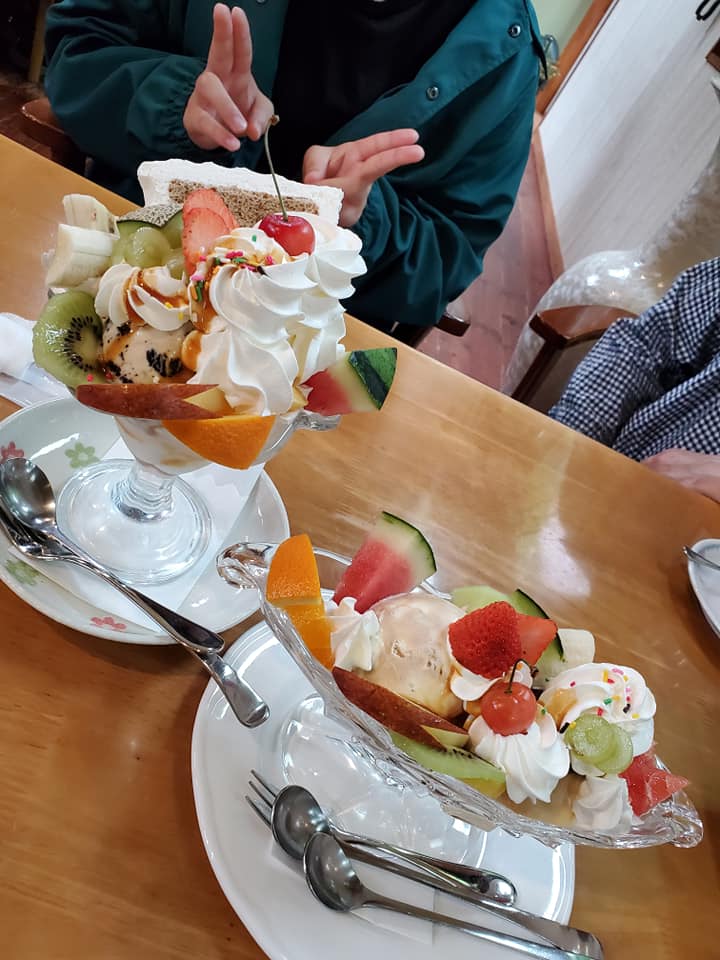 フルハウス パフェ・サンデー,プリン ケーキパフェとプリンアラモード