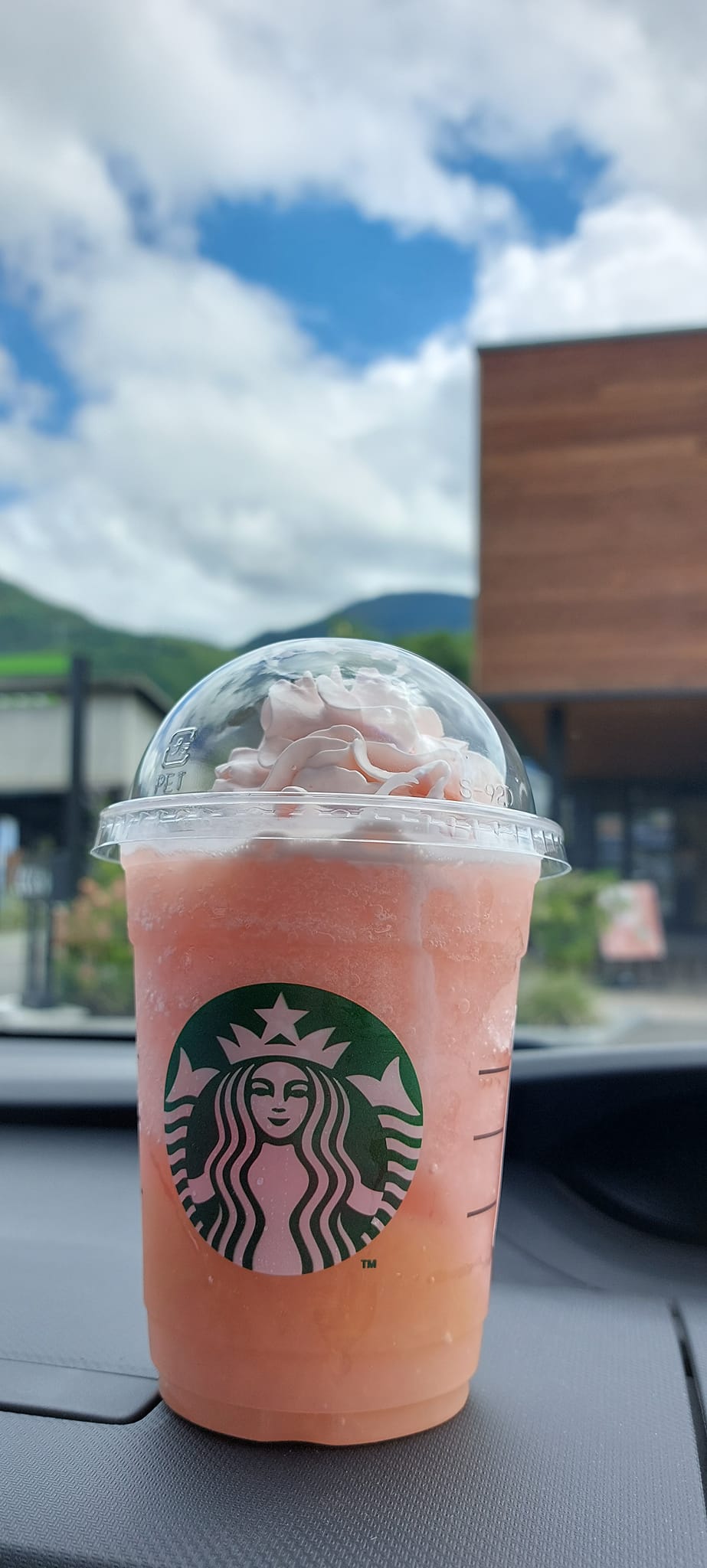 スターバックス コーヒー ジャパン(Starbucks Coffee Japan) フラペチーノ 桃MOREフラペチーノ