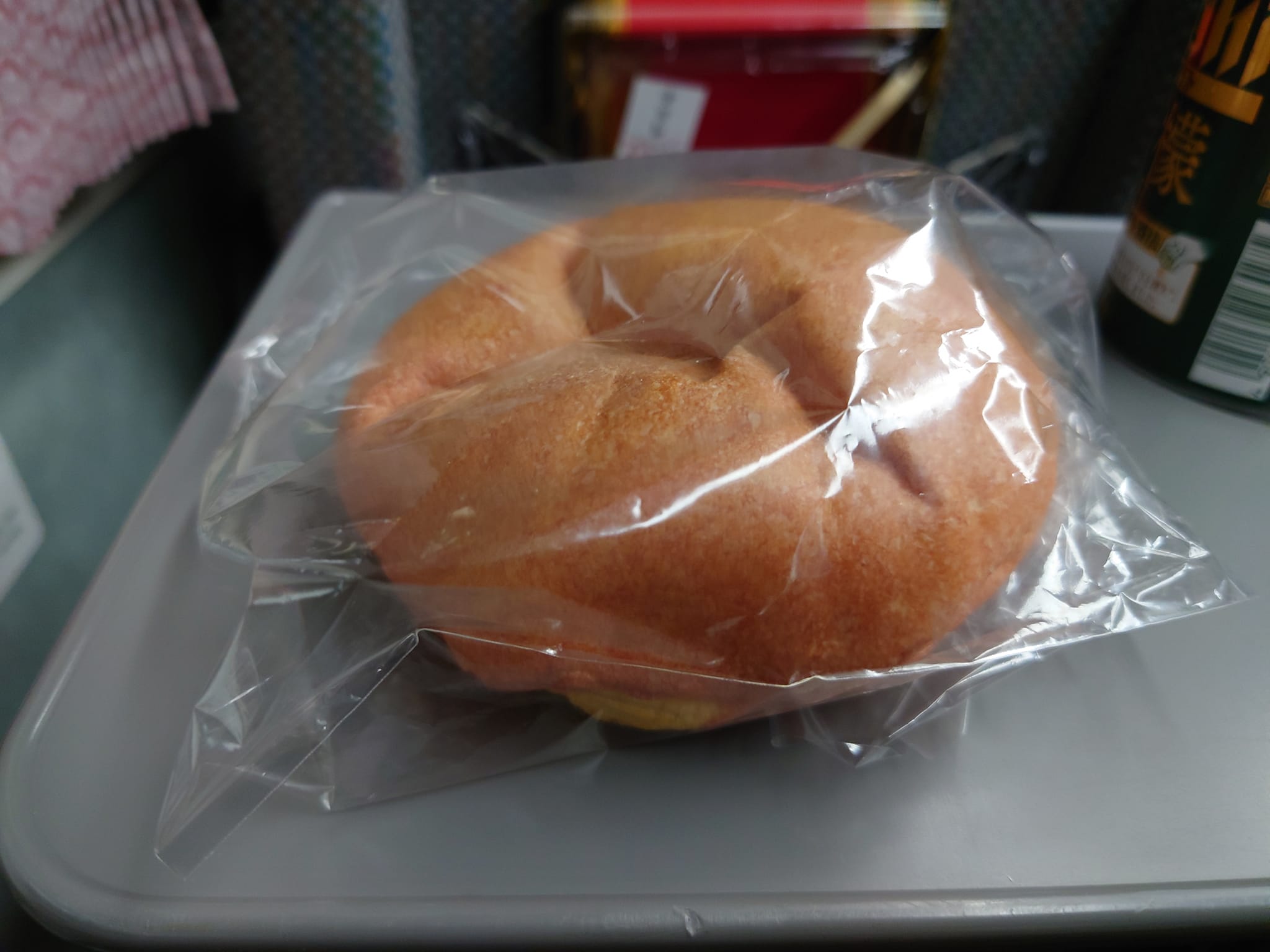 ツルヤ（スーパーマーケット TSURUYA）&nbsp;パン&nbsp;マンゴー練り込みパン