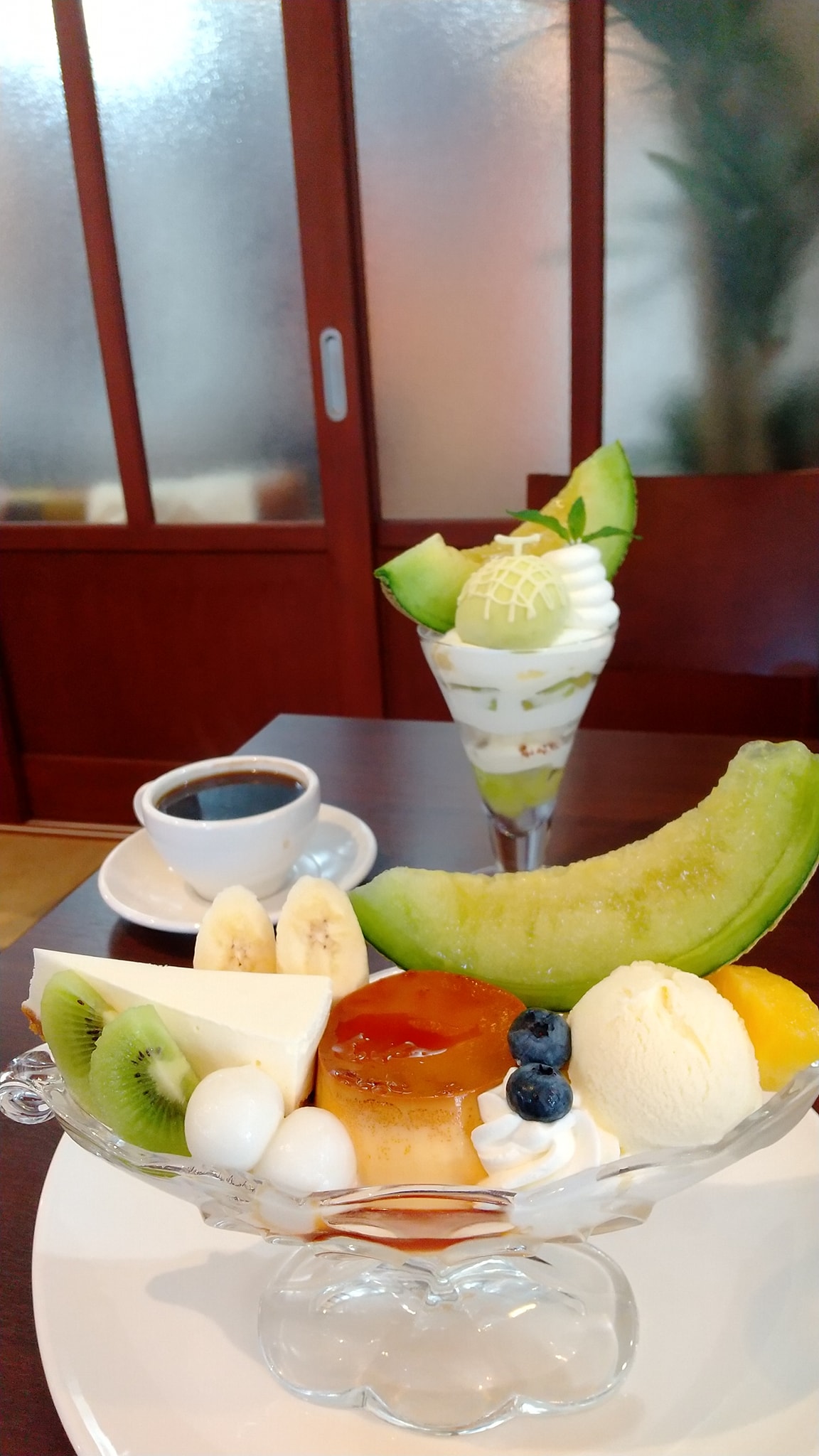 cafe VALEUR(カフェ ヴァルール) パフェ・サンデー プリンアラモード&足守メロンのパフェ