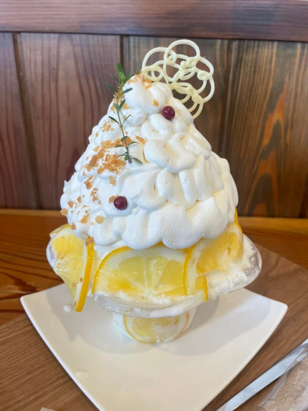 LEVRE and BON(レーブルアンドボン) かき氷・フラッペ ふわふわクリームとレモンと練乳