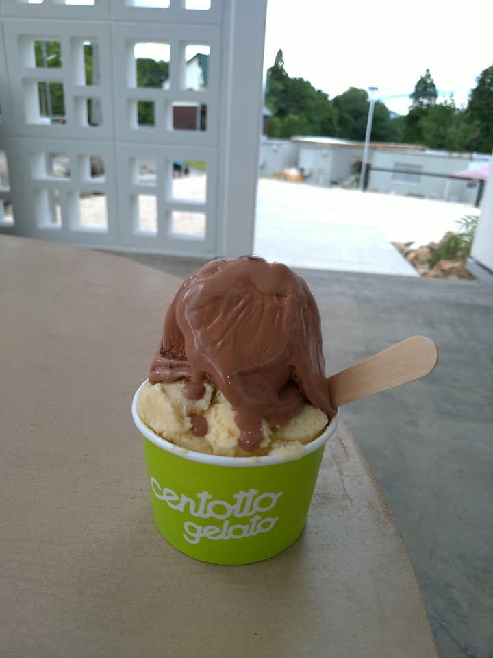 CENTOTTO GELATO アイス・ジェラート ヘーゼルナッツ&チョコレートとトウモロコシ