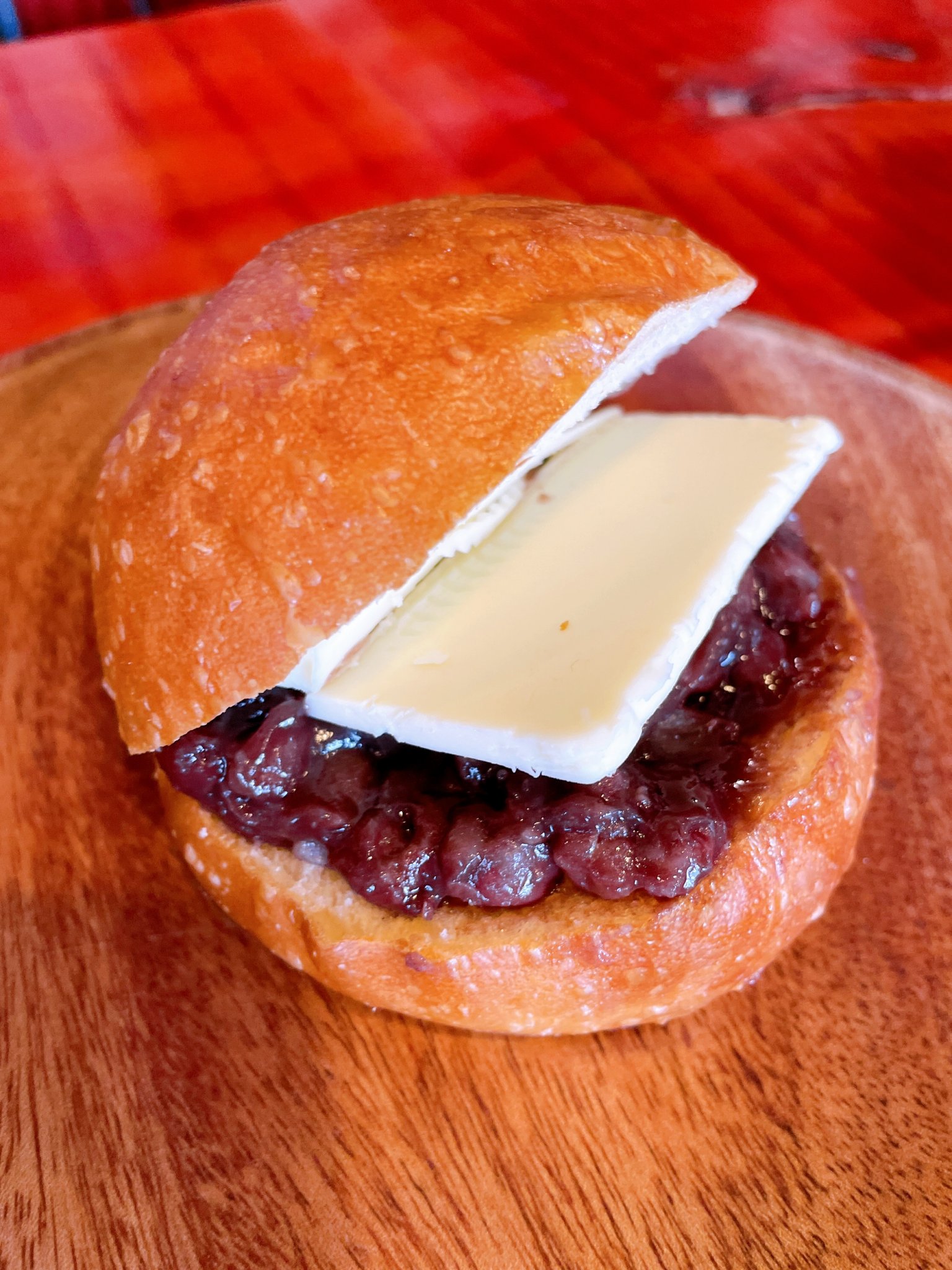 the hakuba bakery Café louve&nbsp;パン&nbsp;あんバターパン