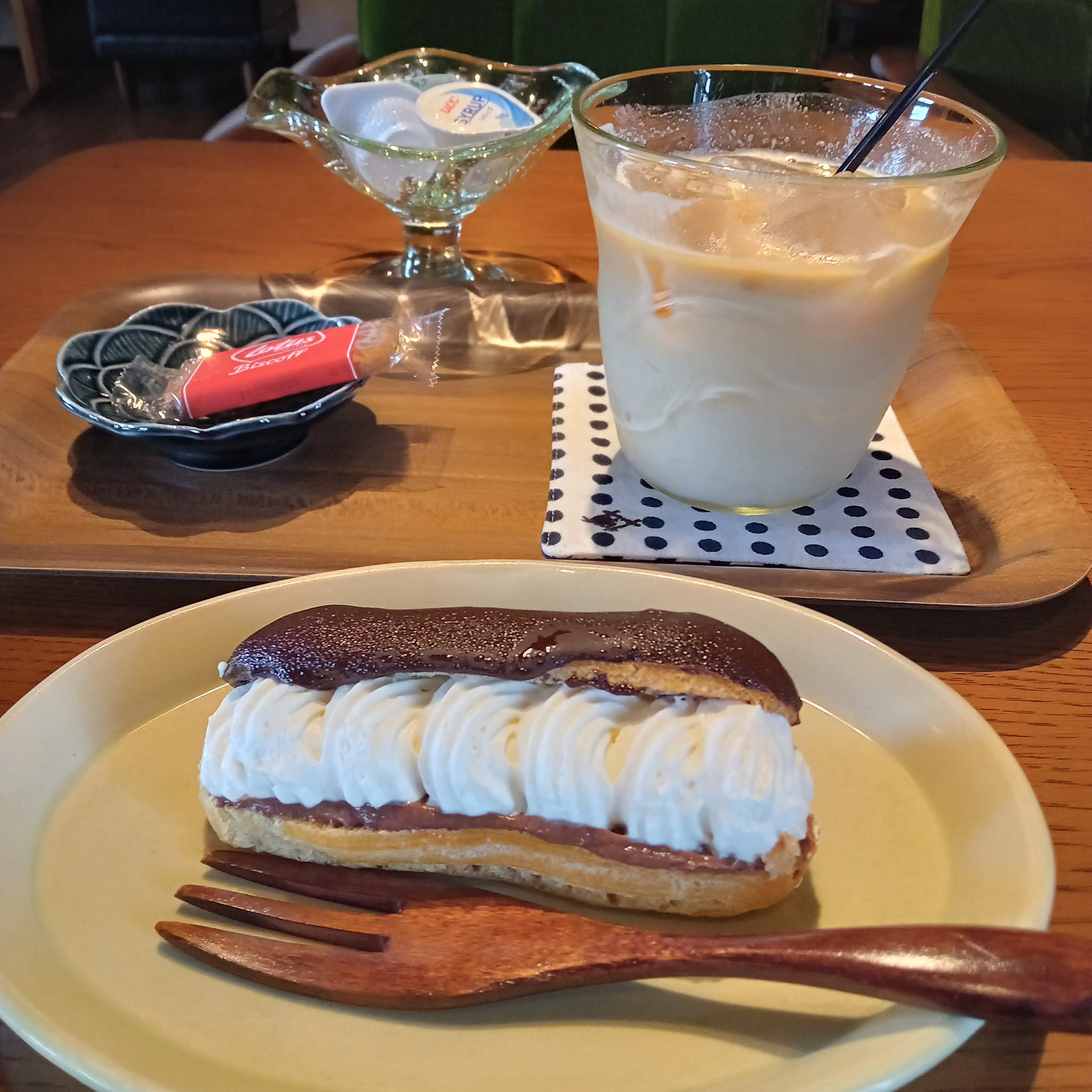 石森良三商店(イシモリリョウゾウショウテン) エクレア チョコエクレール&アイスカフェラテ