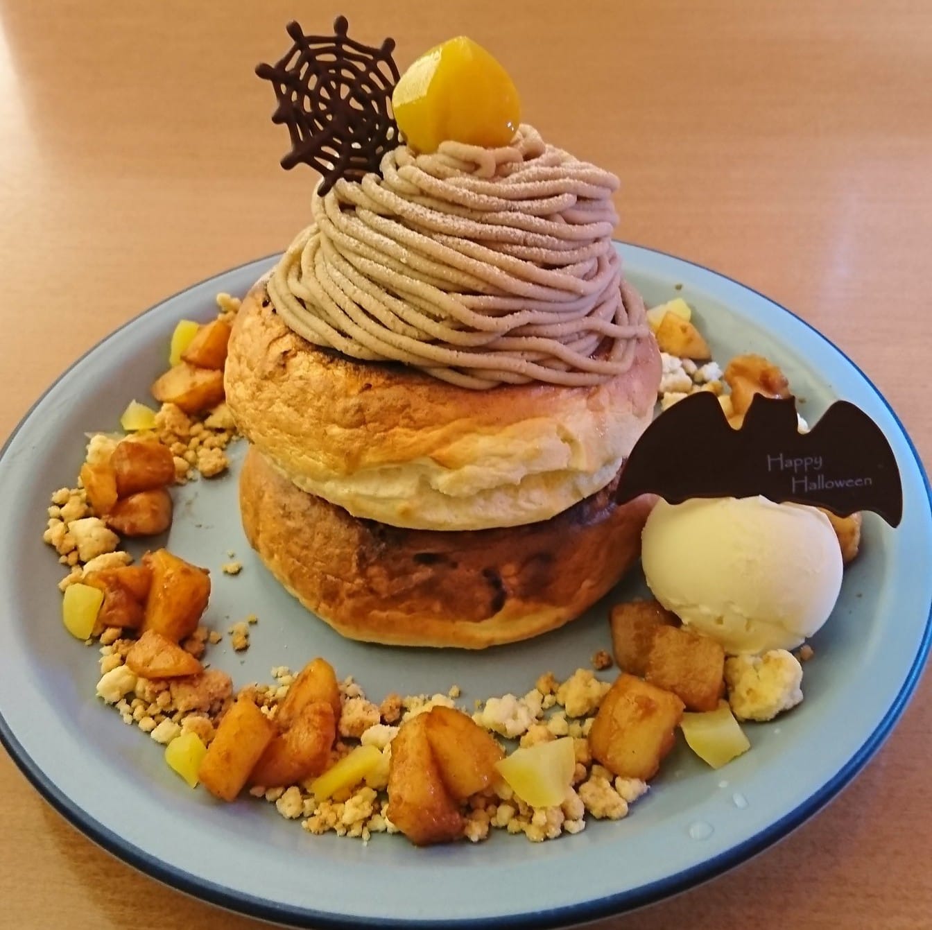 トワサンク 長野(trois cinq) パンケーキ 小布施栗のモンブランパンケーキ
