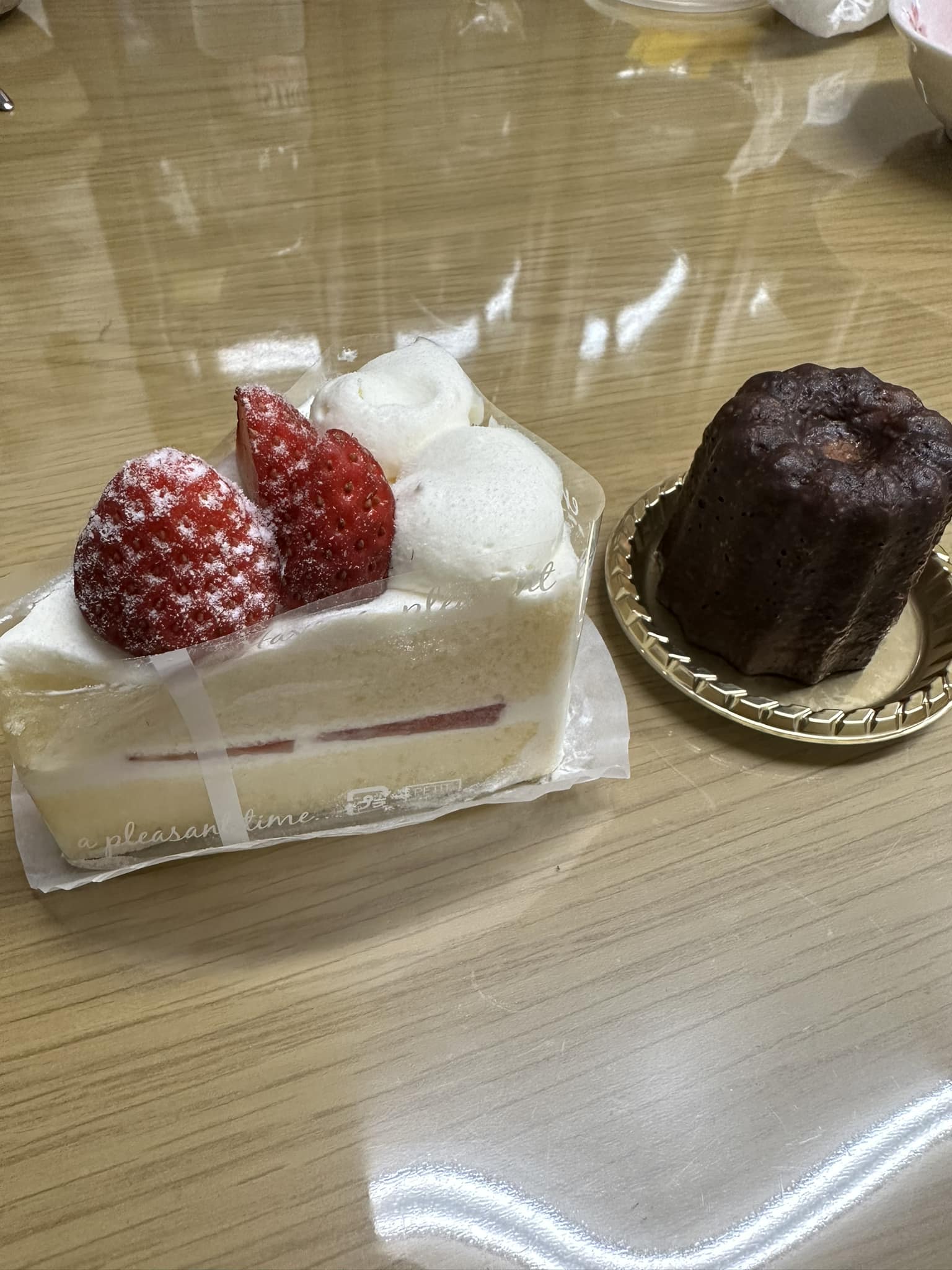 Bremen(ブレーメン) ケーキ・タルト カヌレ&ショートケーキ
