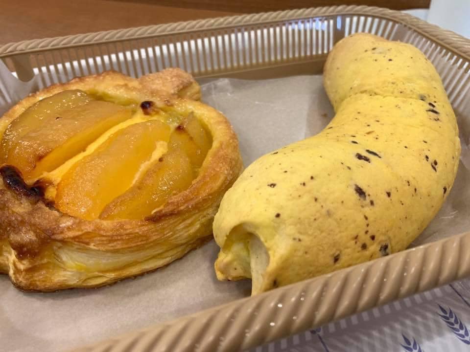 VIE DE FRANCE(ヴィドフランス) パン りんごカスタードパイ&バナナパン