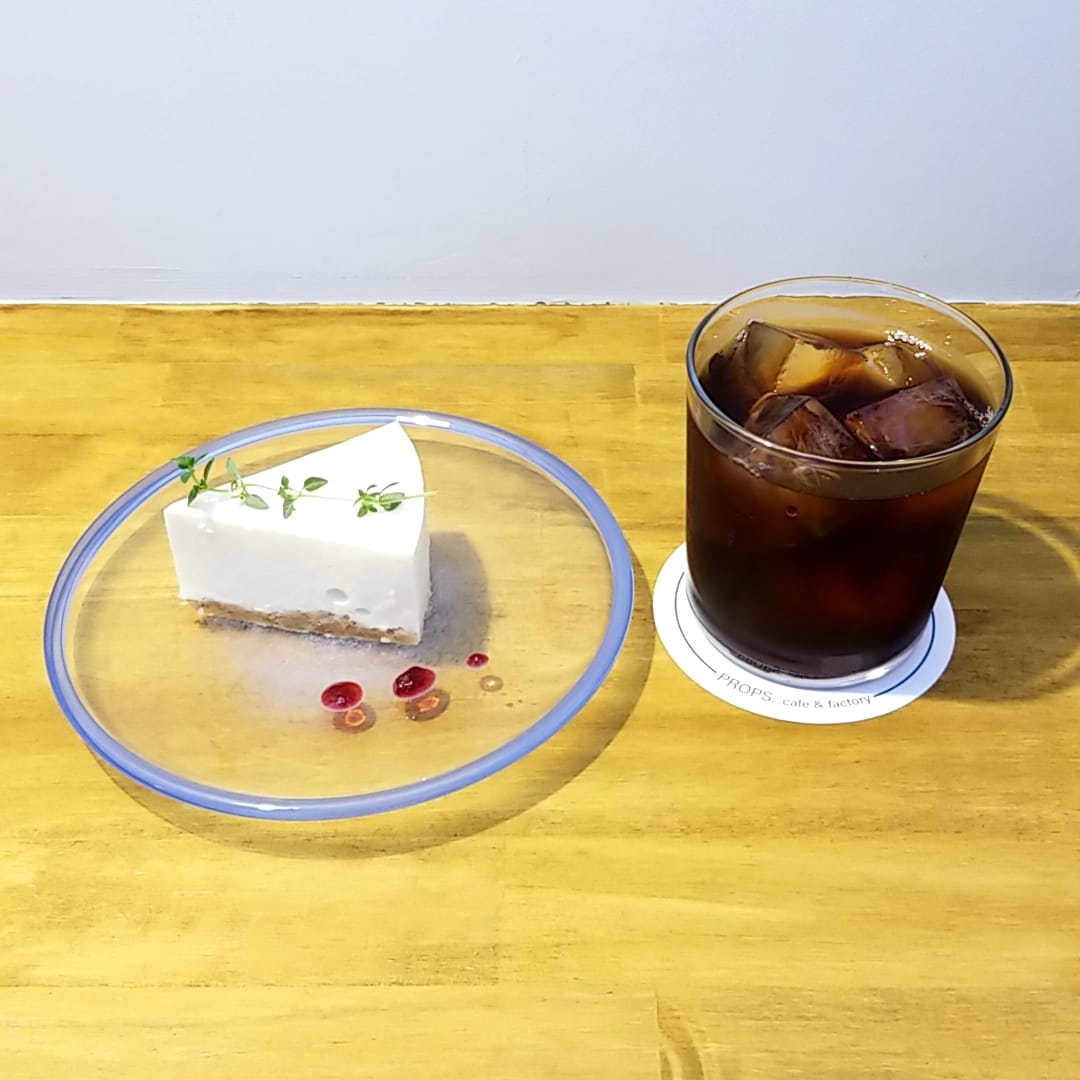 PROPS.cafe ケーキ・タルト レアチーズケーキ