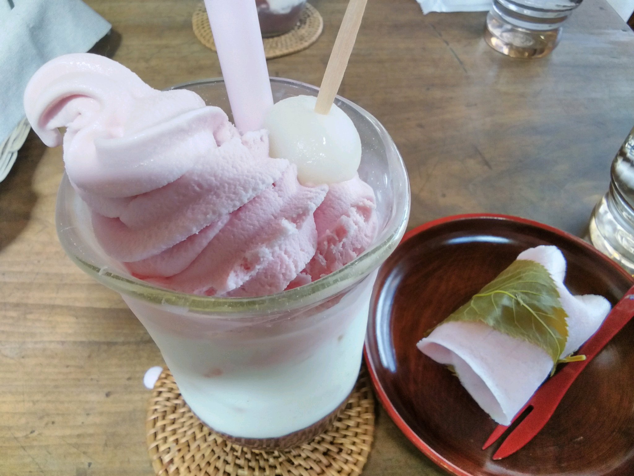 栄心堂(エイシンドウ) ドリンク さくらフロートと桜餅
