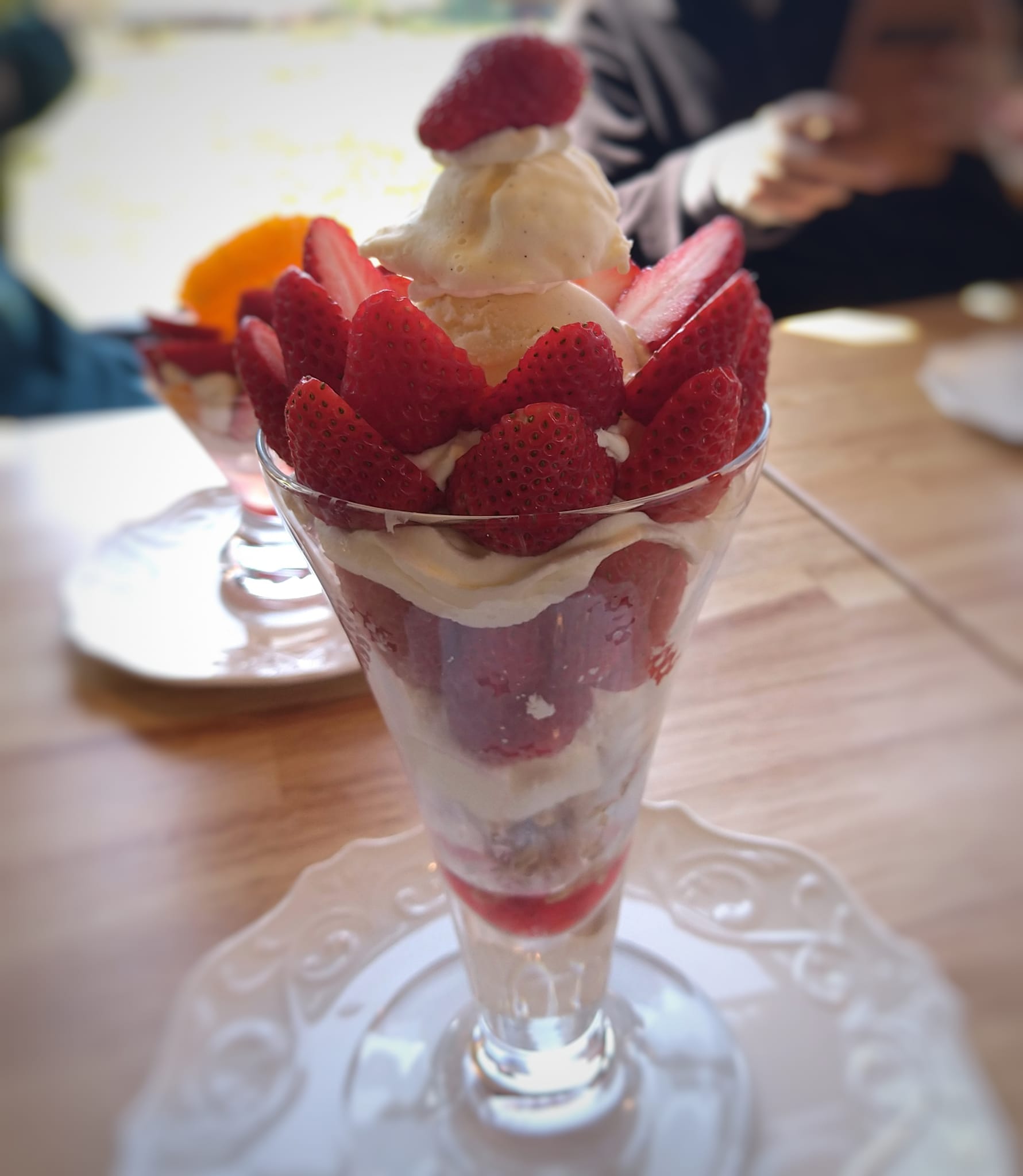 DU PARFAIT パフェ・サンデー 紅ほっぺイチゴのパルフェ