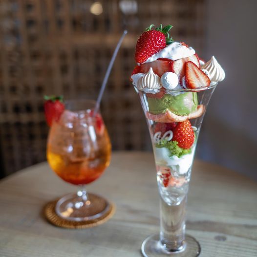 cafe & marche ichinii... パフェ・サンデー 卯月パフェ
