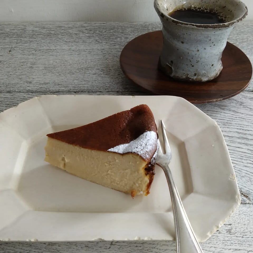 ゴーシュ(Gauche) チーズ・フロマージュ バスクチーズケーキ