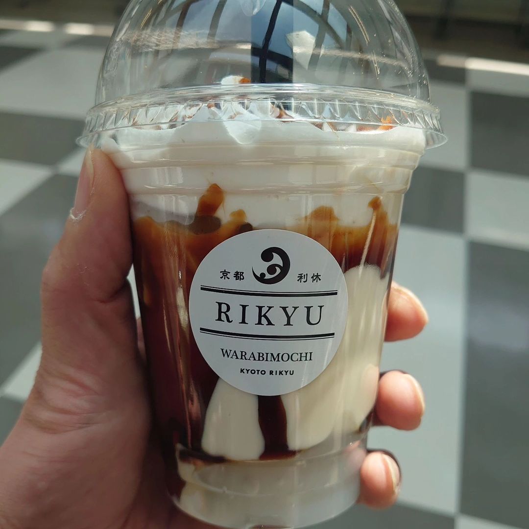 ながの東急百貨店（ナガノトウキュウヒャッカテン）&nbsp;わらび餅&nbsp;京都利休のわらび餅ラテ黒蜜