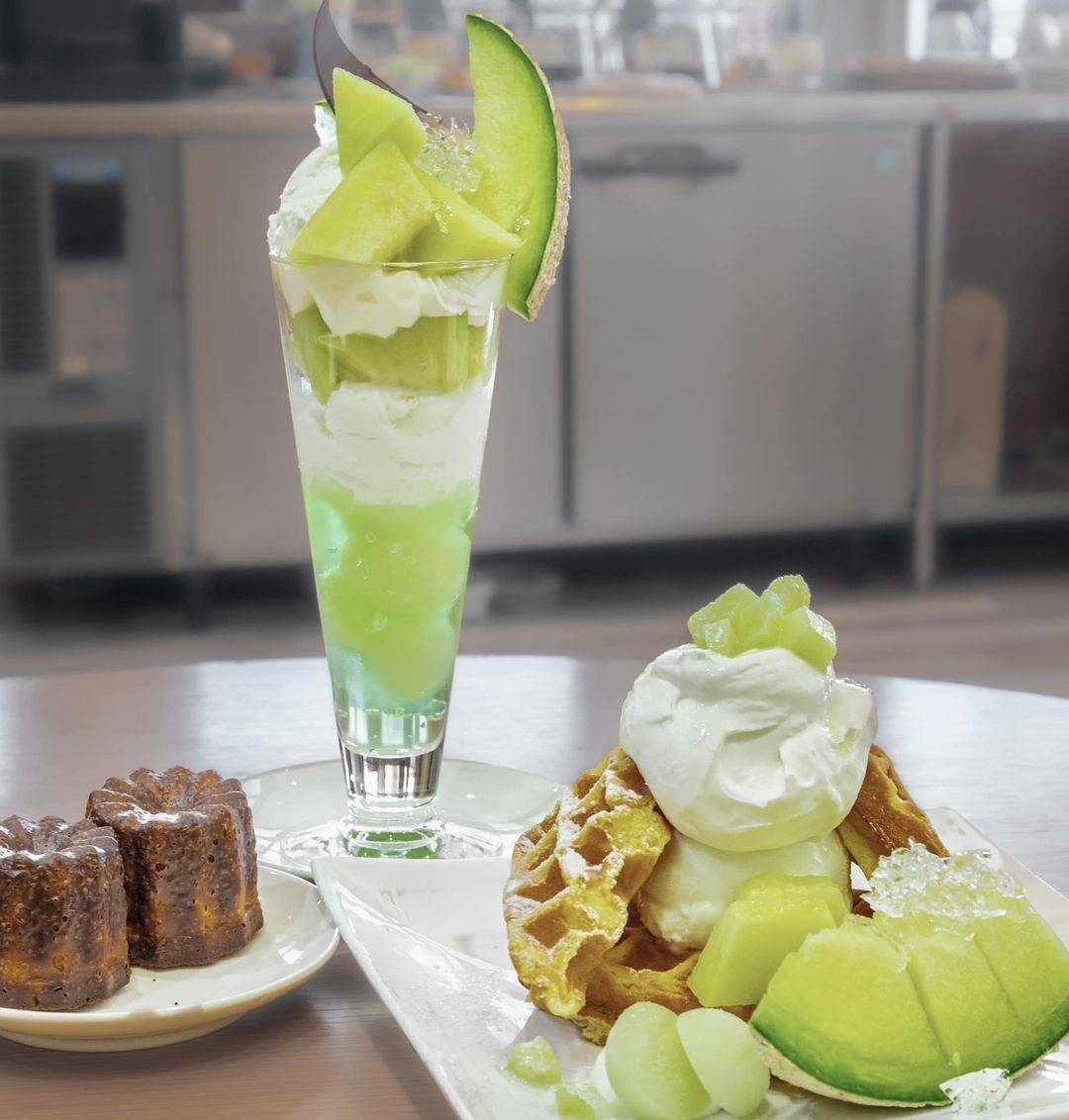 パティスリーヒラノ(cafe HIRANO) パフェ・サンデー,ワッフル メロンスイーツ