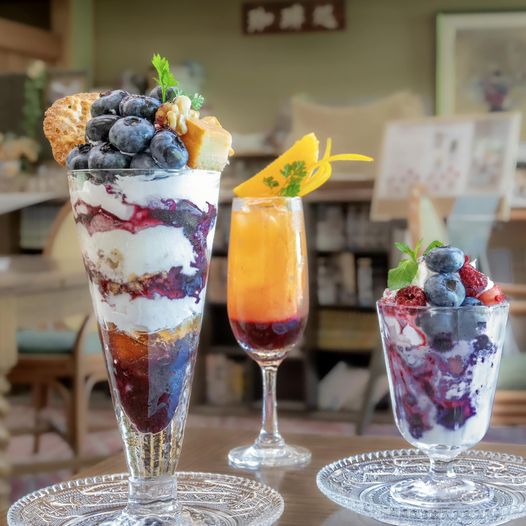 cafe SHIRO… パフェ・サンデー ブルーベリーフェア