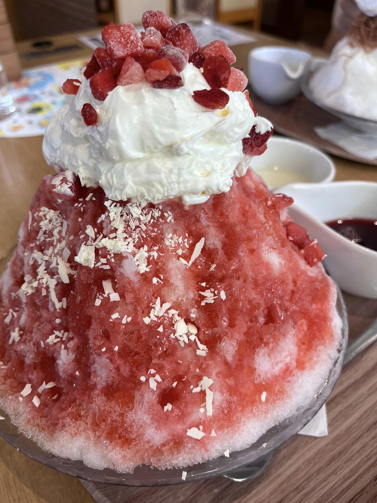 COCO’S(ココス) かき氷・フラッペ イチゴのかき氷&モンブランのかき氷