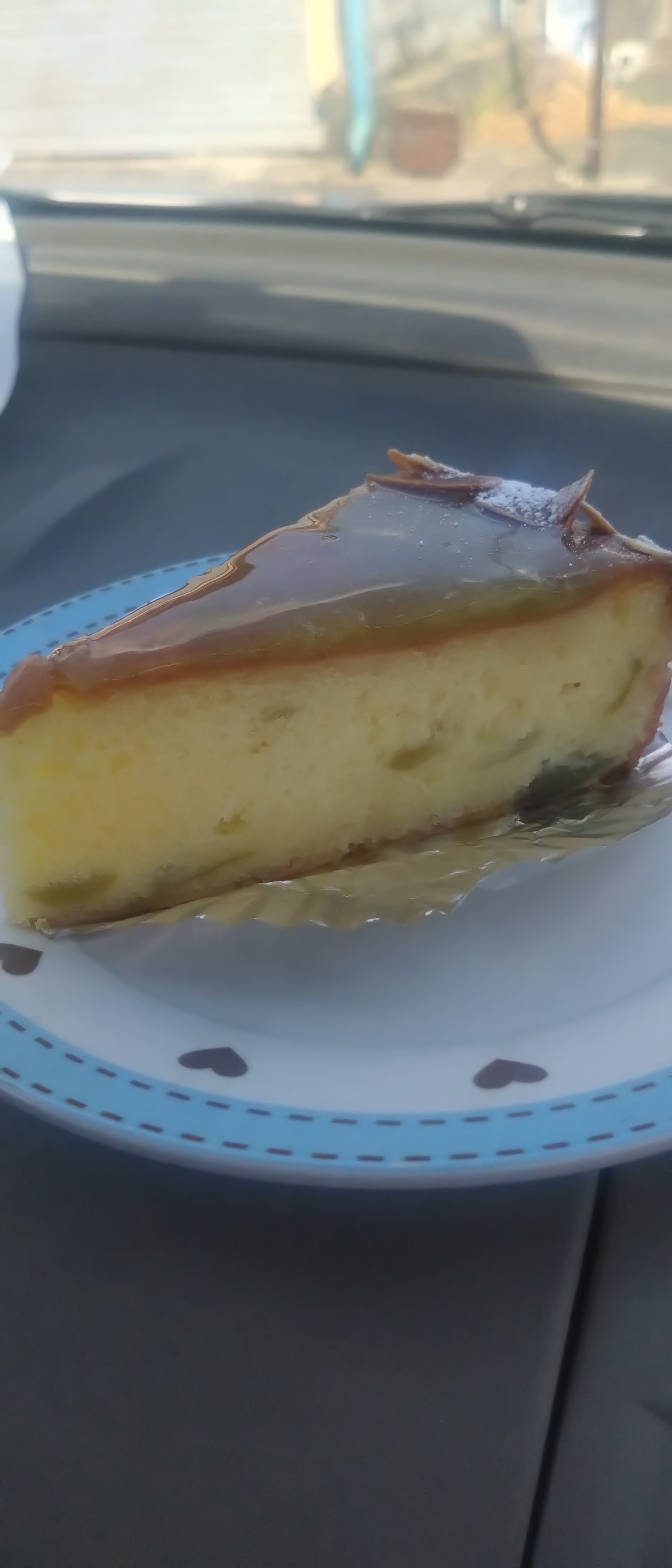 KEINOSHIN(ケイノシン) ケーキ・タルト 青梅のフォンダンケーキ