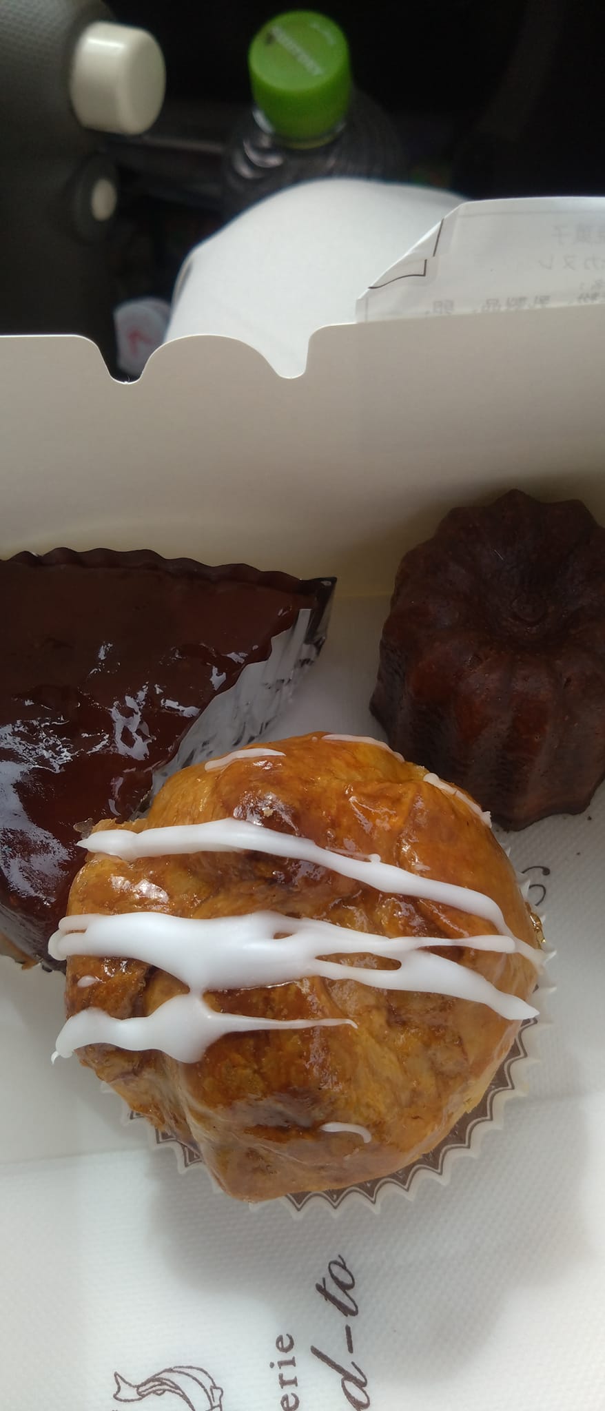 パティスリー ロント（Patisserie Rond-to）&nbsp;ケーキ・タルト&nbsp;カヌレ＆タルトタタン＆フュイテマロン