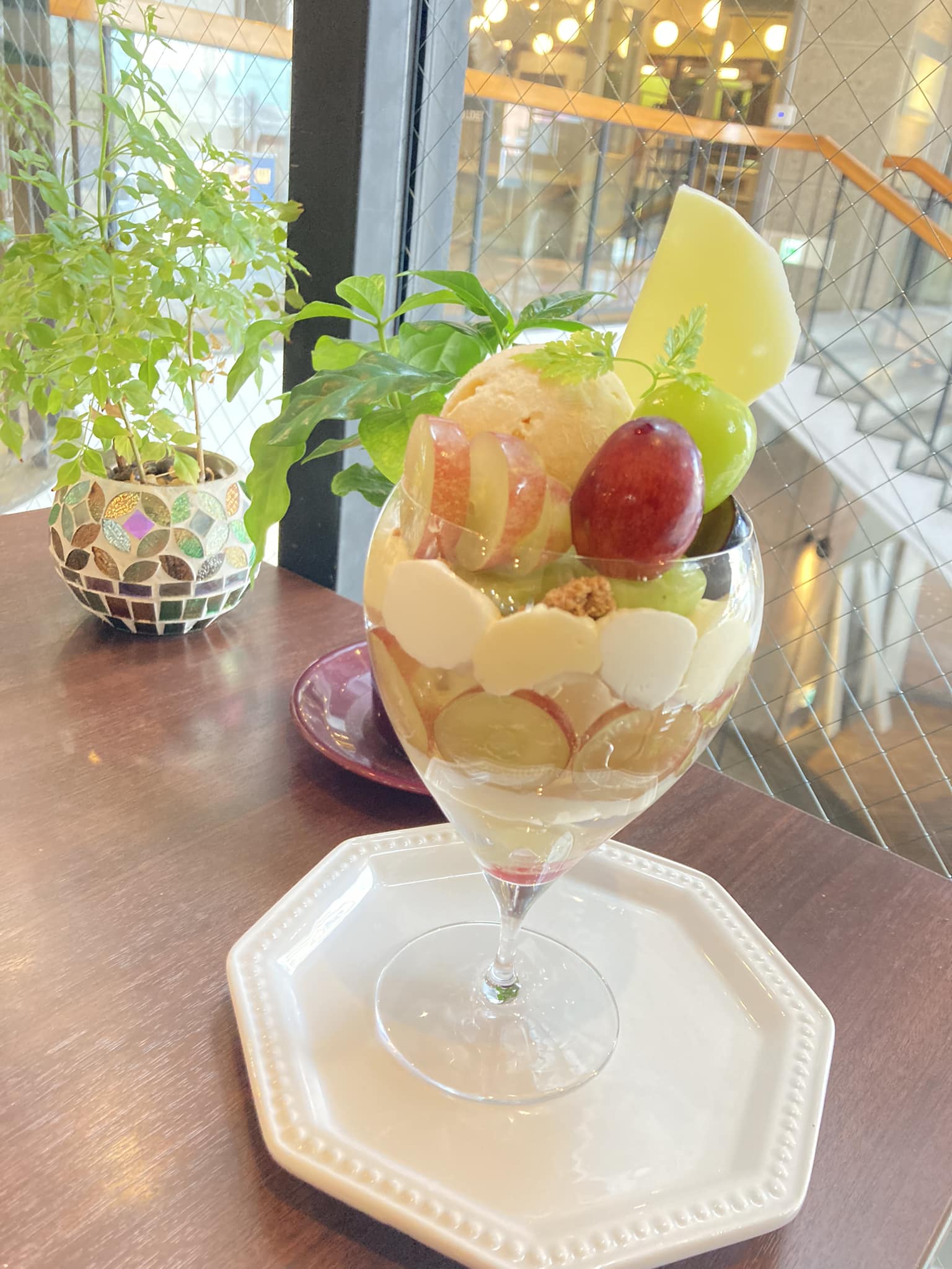 cafe VALEUR(カフェ ヴァルール) パフェ・サンデー クイーンルージュパフェ