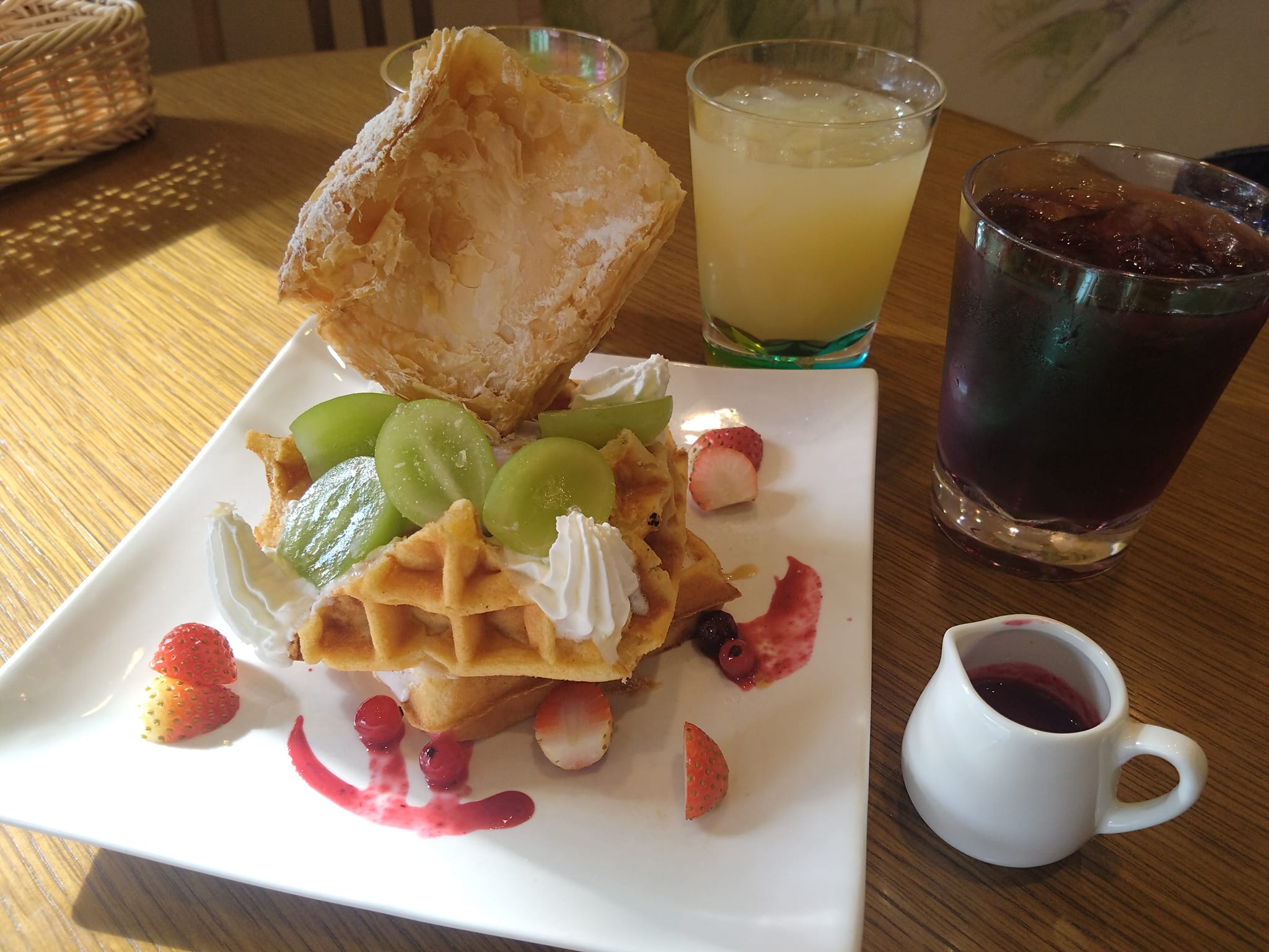 パティスリーヒラノ（cafe HIRANO）&nbsp;ワッフル&nbsp;シャインマスカットのワッフル