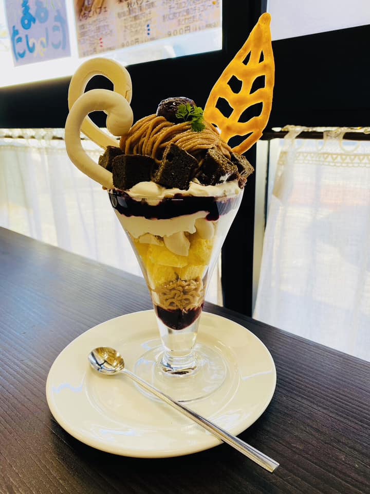 蔦屋本店（ツタヤホンテン）&nbsp;パフェ・サンデー,ケーキ・タルト&nbsp;秋パフェ＆シャインマスカットのケーキ