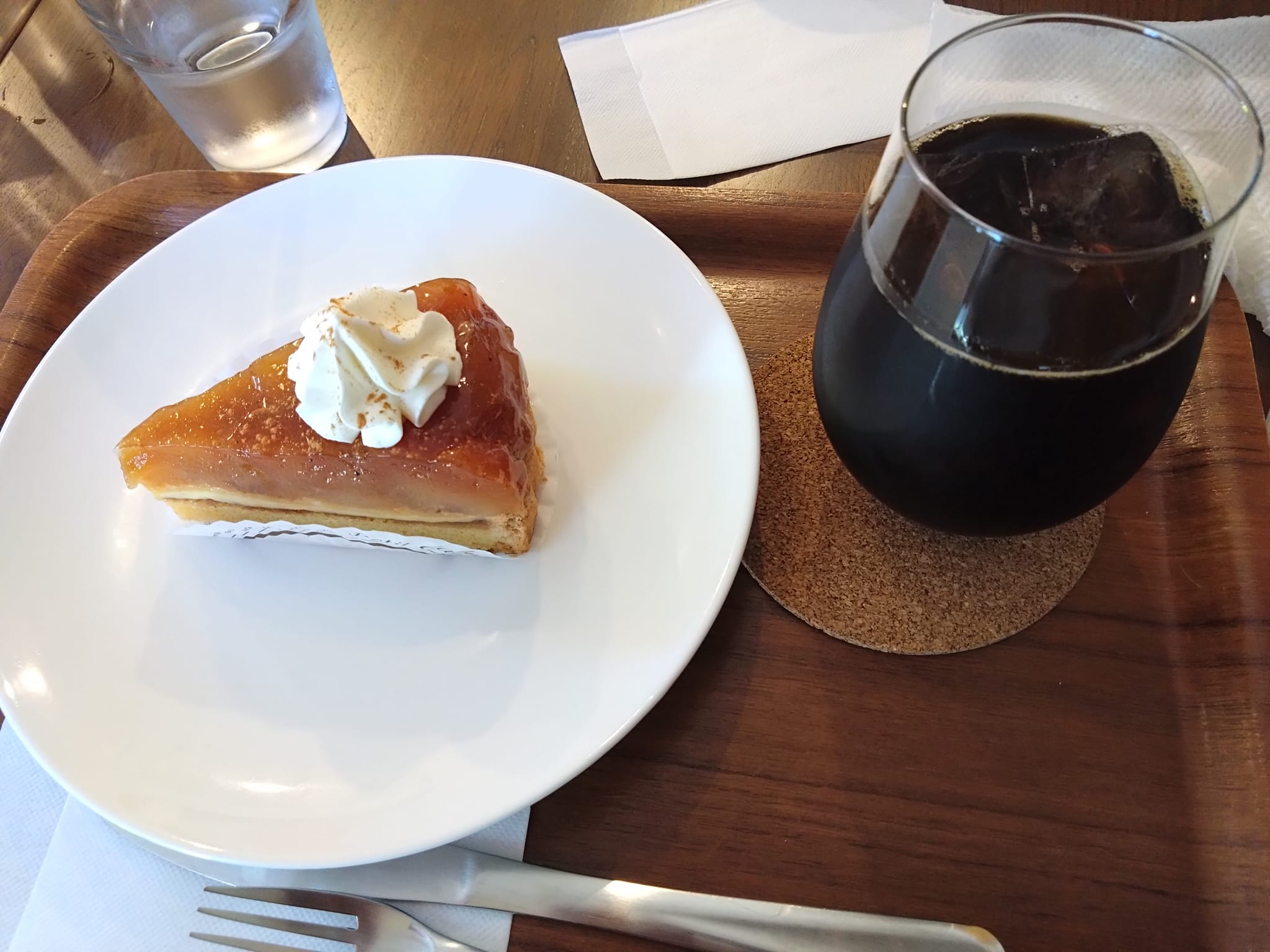 けーきやぺパン&nbsp;ケーキ・タルト&nbsp;紅玉りんごのタルトタタン