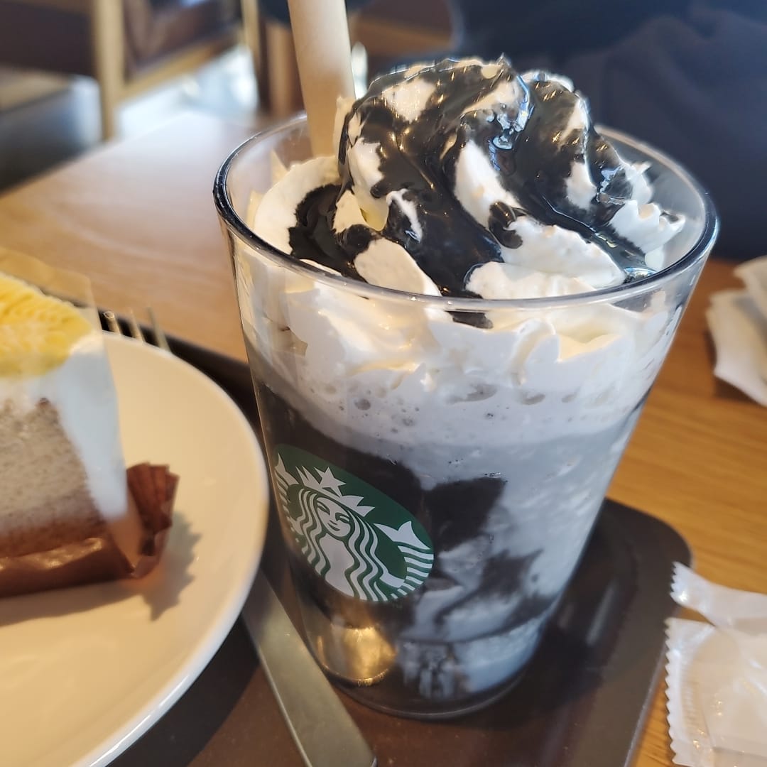 スターバックス コーヒー ジャパン（Starbucks Coffee Japan）&nbsp;フラペチーノ&nbsp;Booooo フラペチーノ＆スイートポテトシフォンケーキ