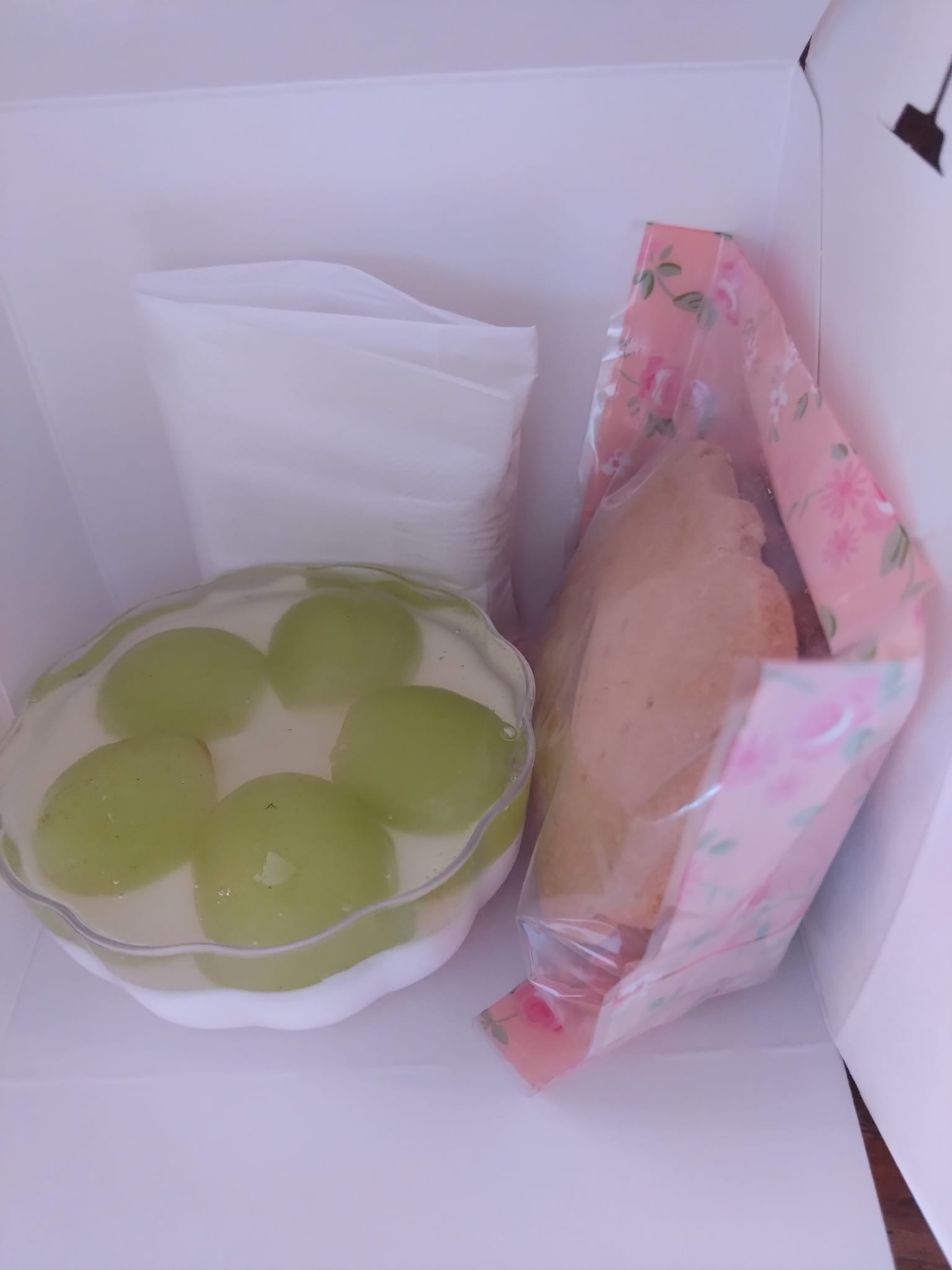 La pasticceria Aya(ラ・パスティッチェリア・アヤ) パンナコッタ シャインマスカットのパンナコッタ