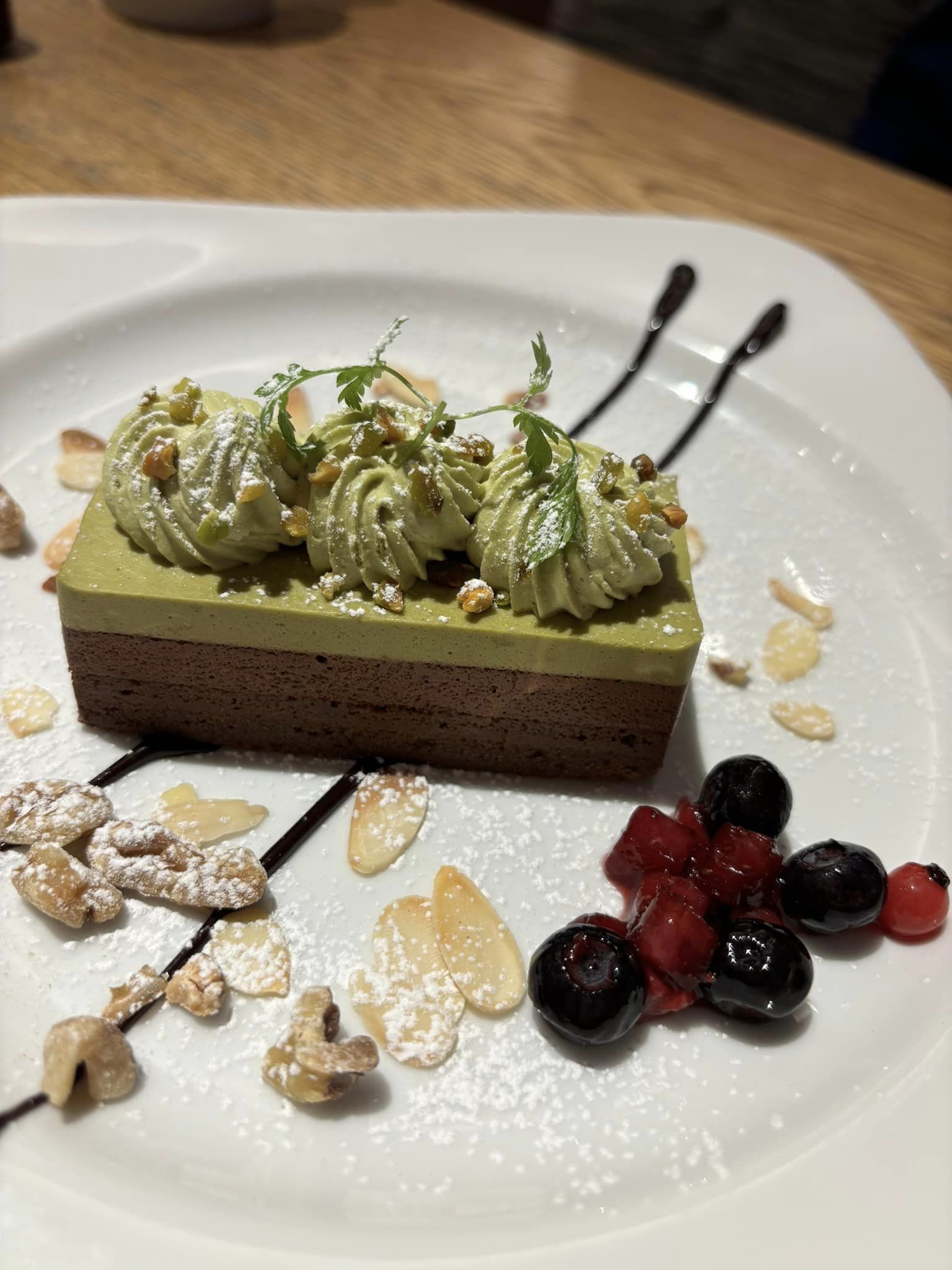 むさしの森珈琲（ムサシノモリコーヒー）&nbsp;ケーキ・タルト,パンケーキ&nbsp;ピスタチオケーキ&パンケーキ