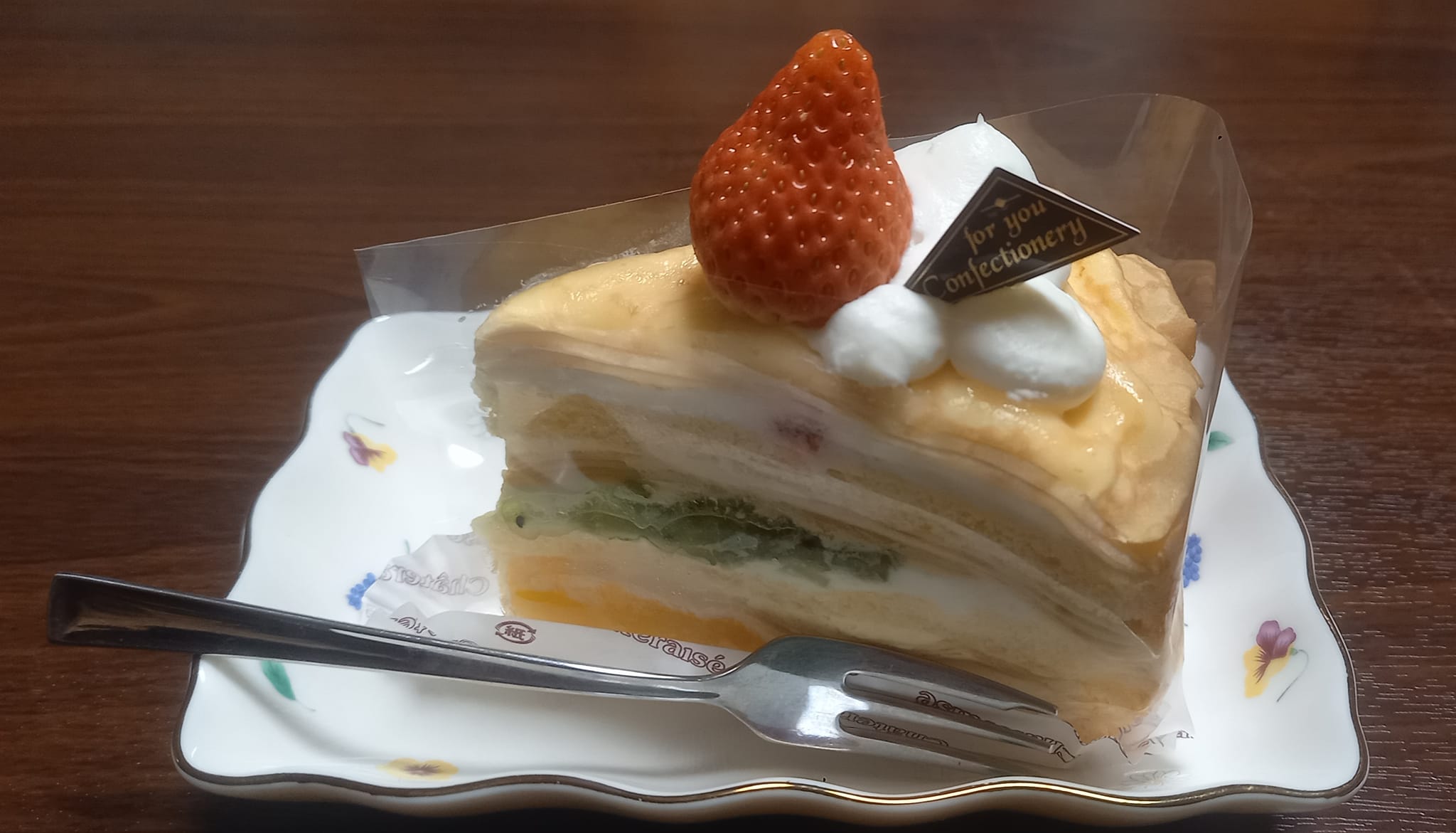 シャトレーゼ ケーキ・タルト クレープ・オ・フリュイ