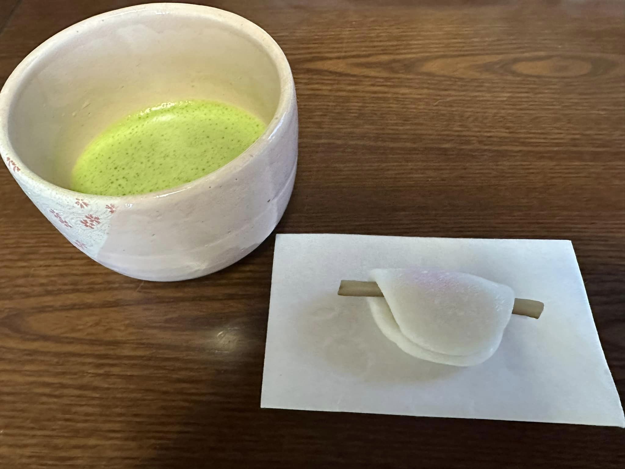 豆暦（マメコヨミ）&nbsp;和菓子&nbsp;花びら餅