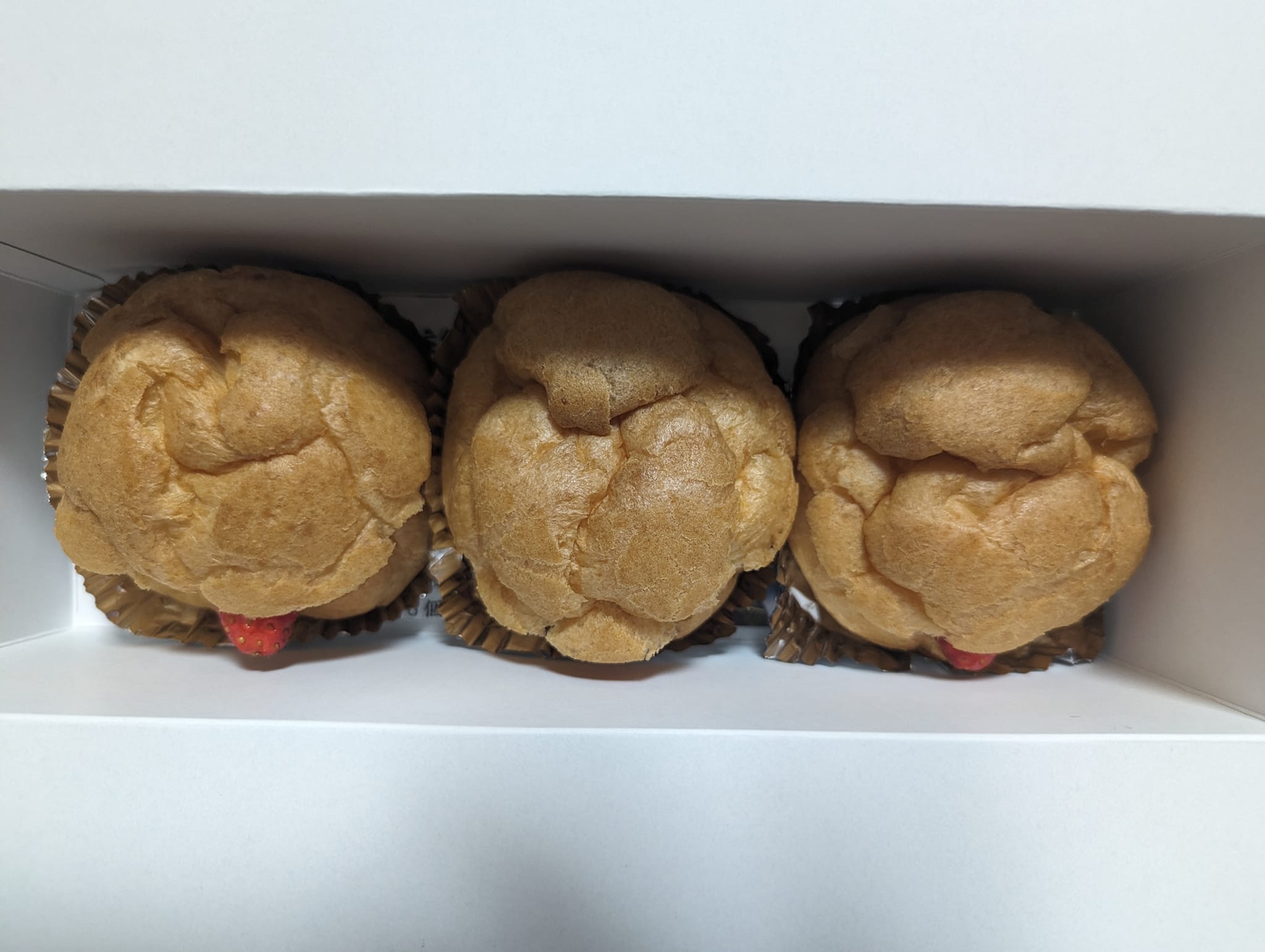 開運堂（カイウンドウ）&nbsp;シュークリーム&nbsp;特大シュークリーム