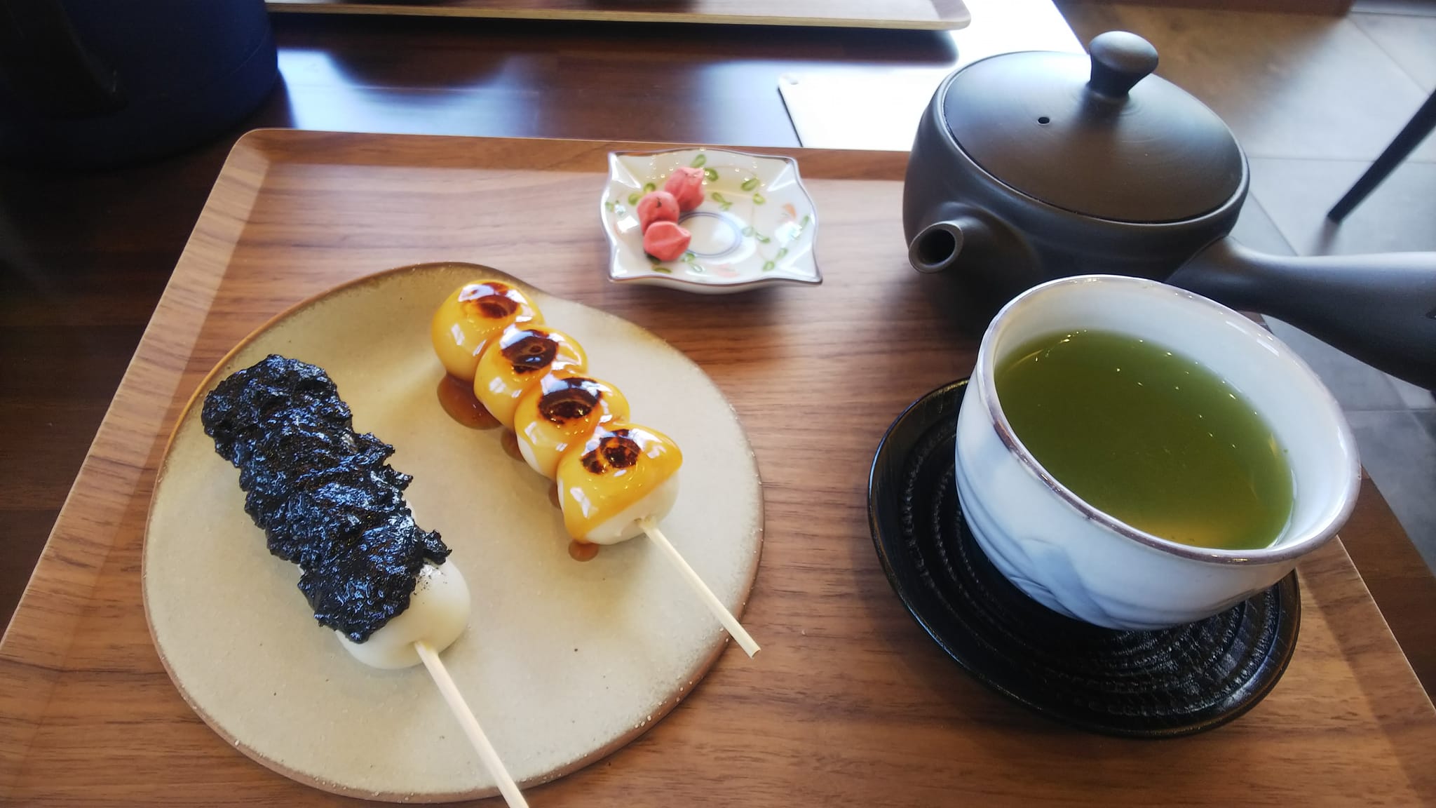 グリーンティ－煎&nbsp;お団子&nbsp;だんごとお茶